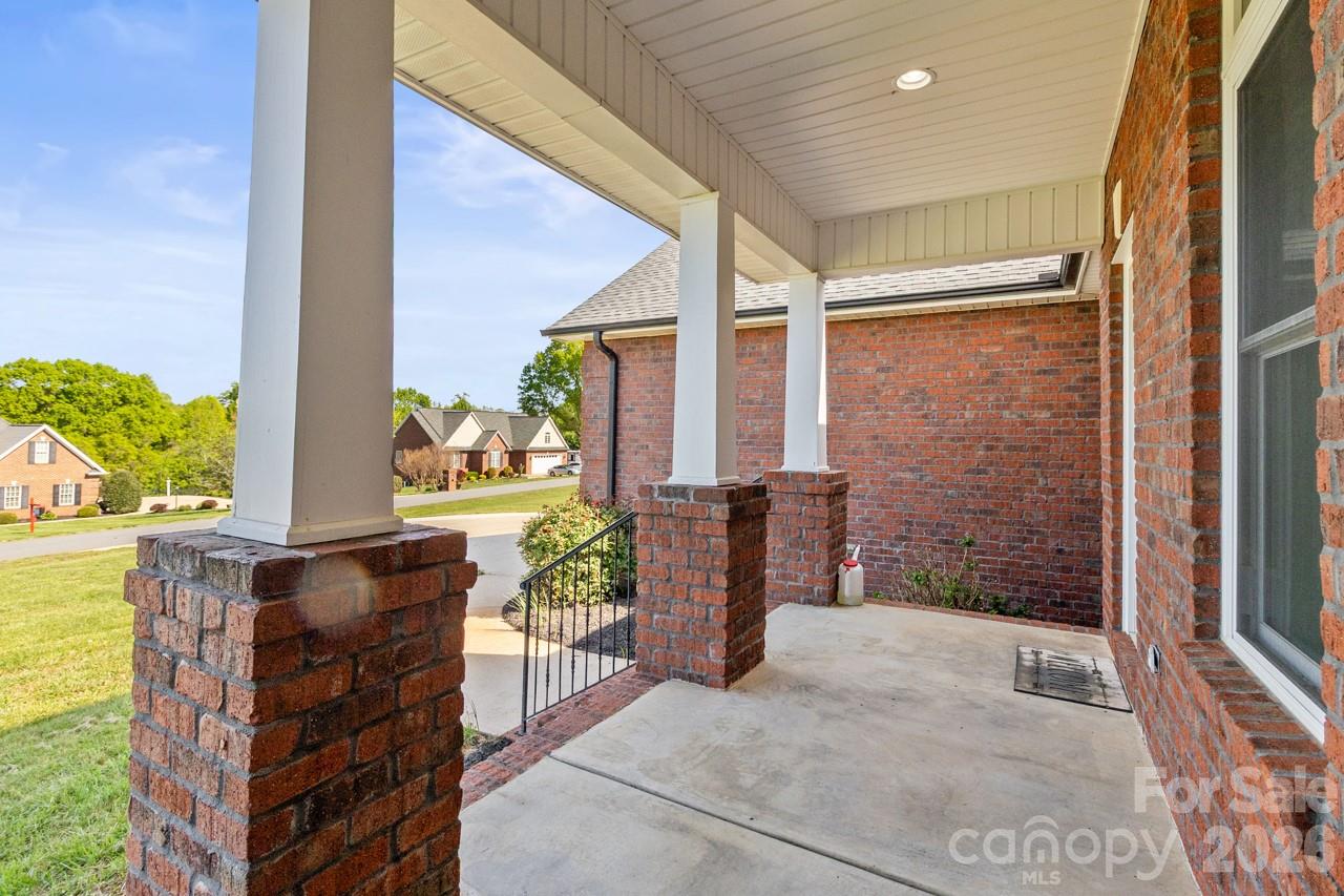 2411 Carriage Lane — Lincolnton