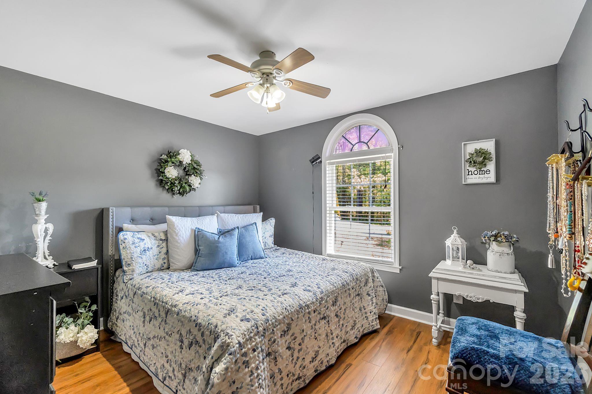 5507 Land Harbour Drive — Granite Falls