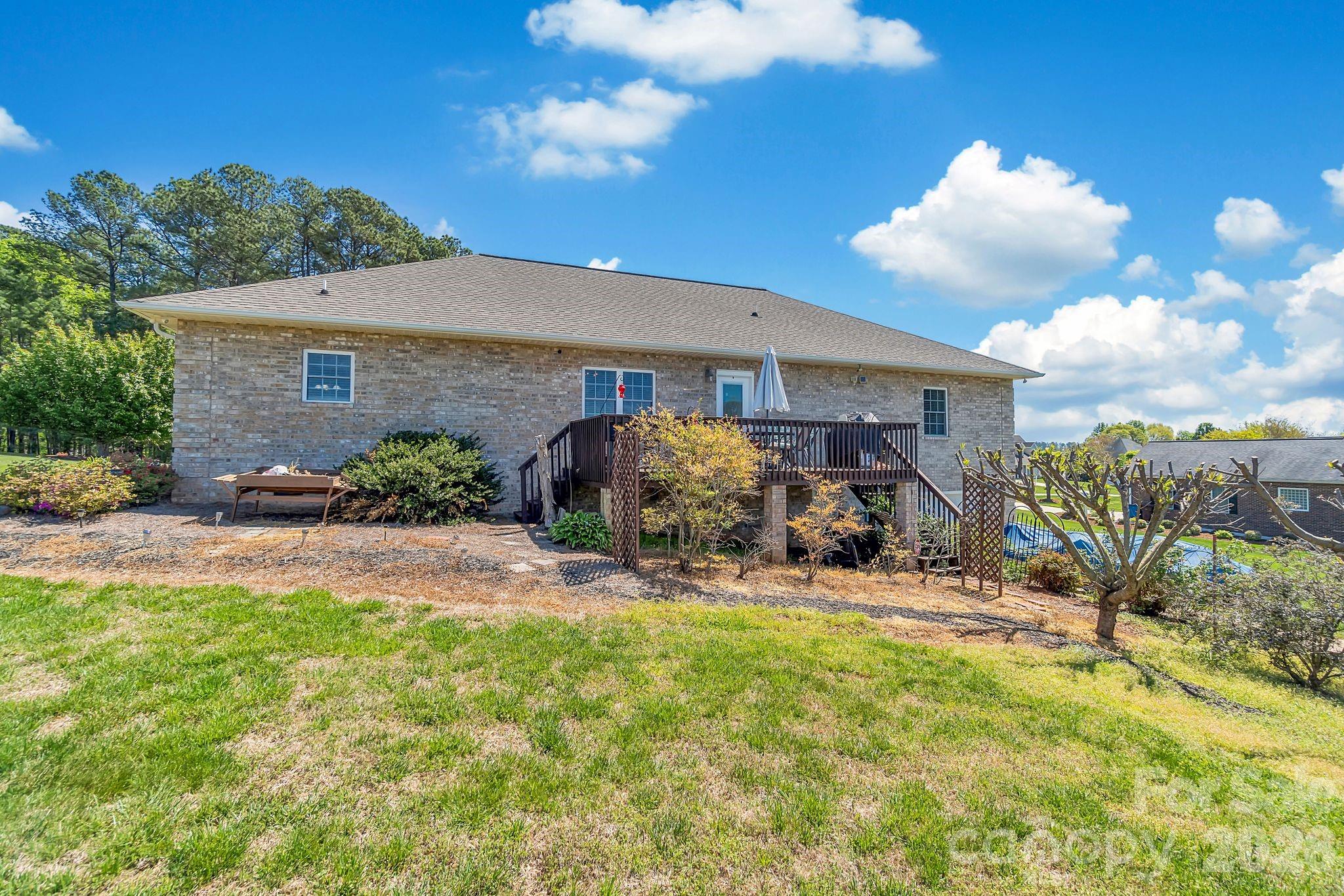 5507 Land Harbour Drive — Granite Falls