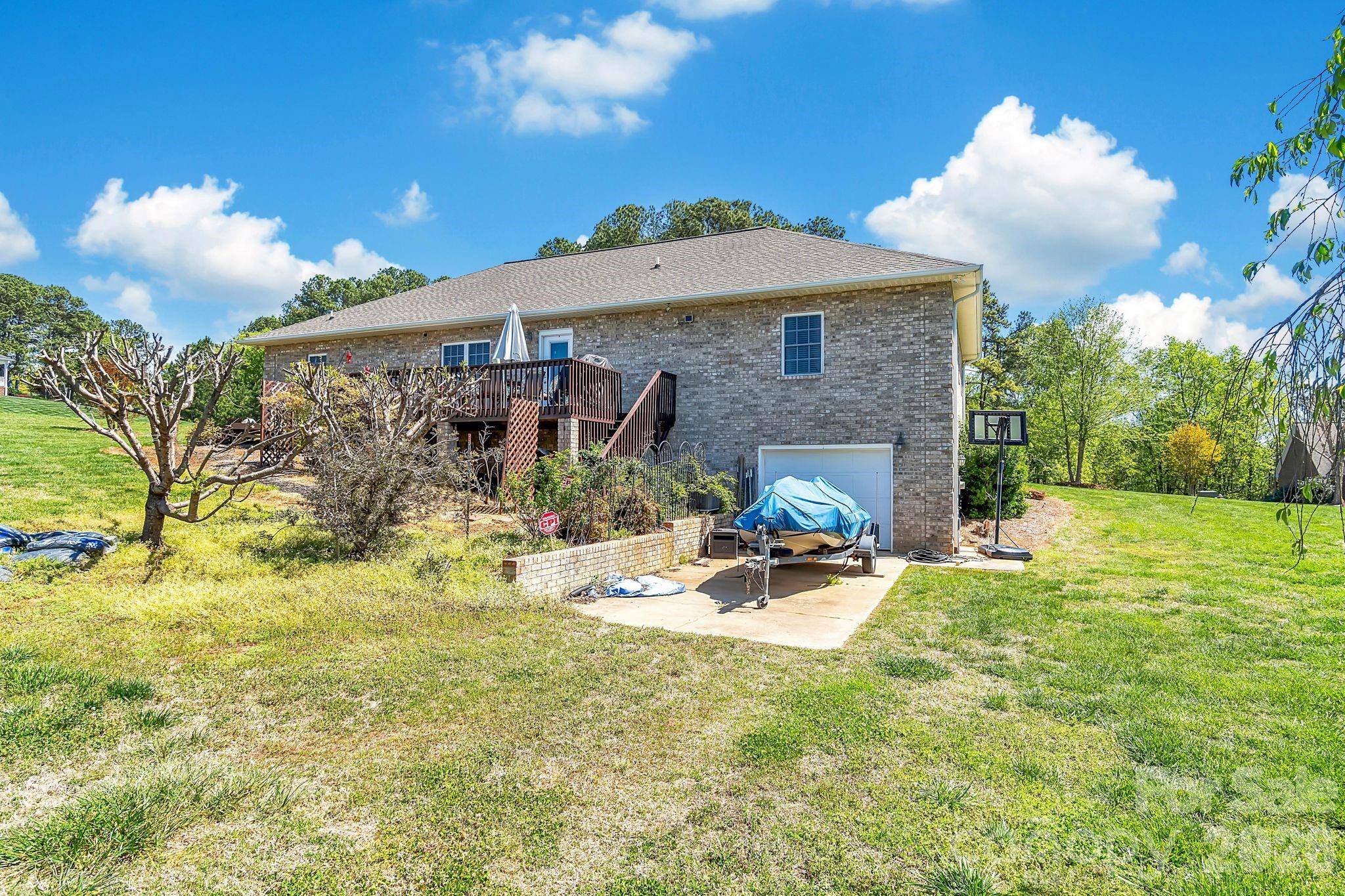 5507 Land Harbour Drive — Granite Falls