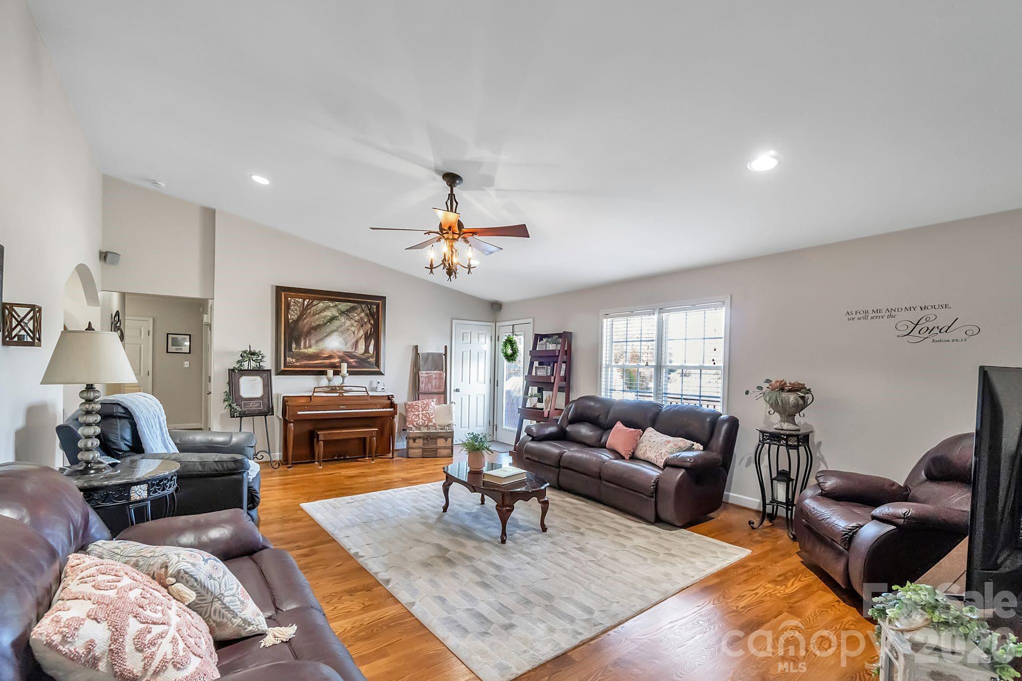 5507 Land Harbour Drive — Granite Falls