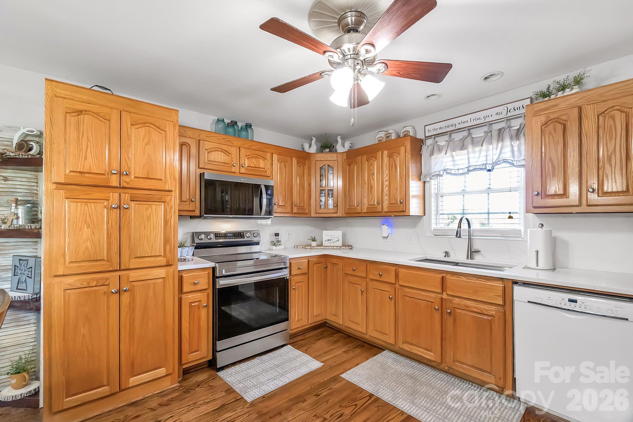 5507 Land Harbour Drive — Granite Falls