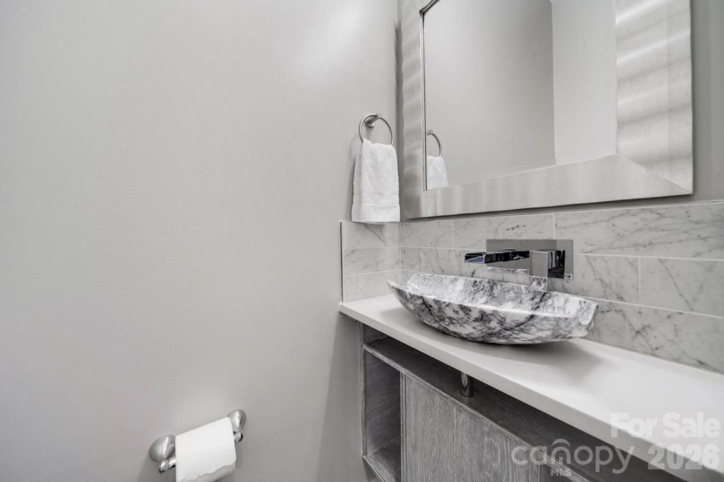 2401 Euclid Avenue #301 — Charlotte