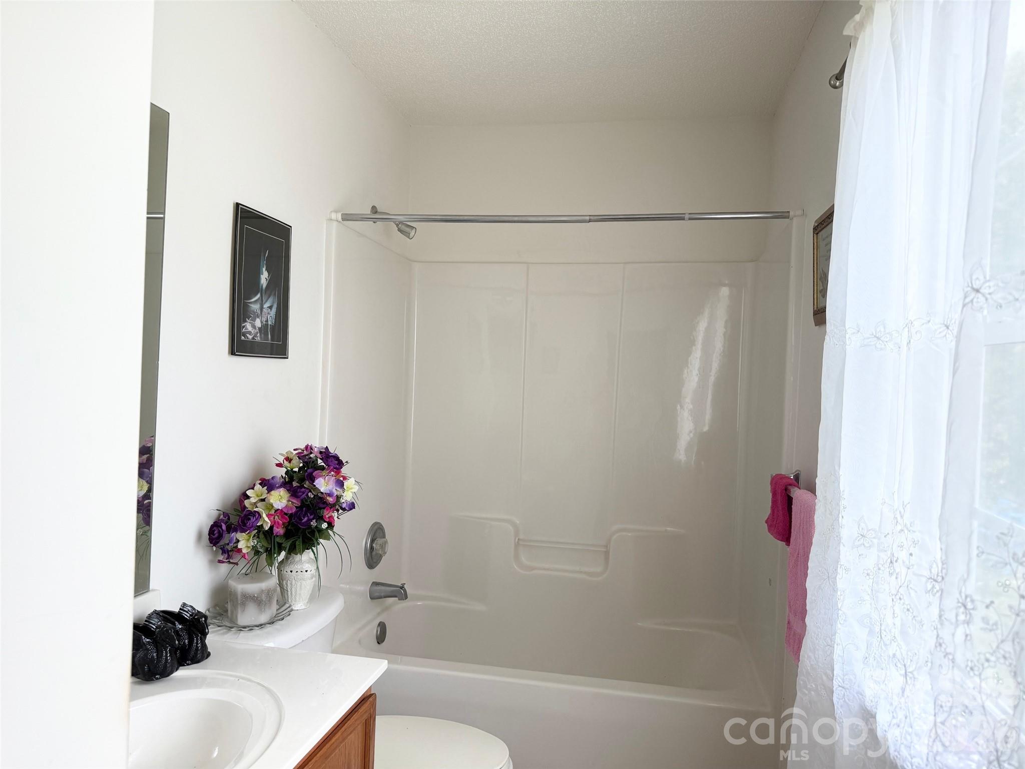 4046 W Fairmeadow Drive — Lancaster