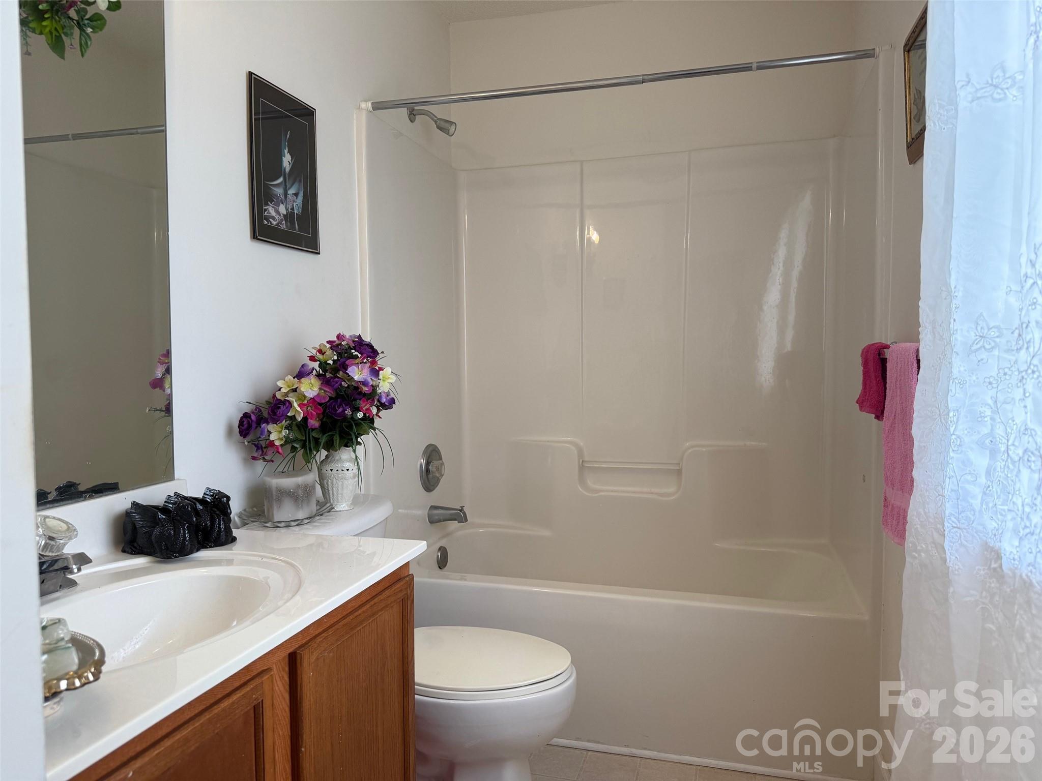 4046 W Fairmeadow Drive — Lancaster