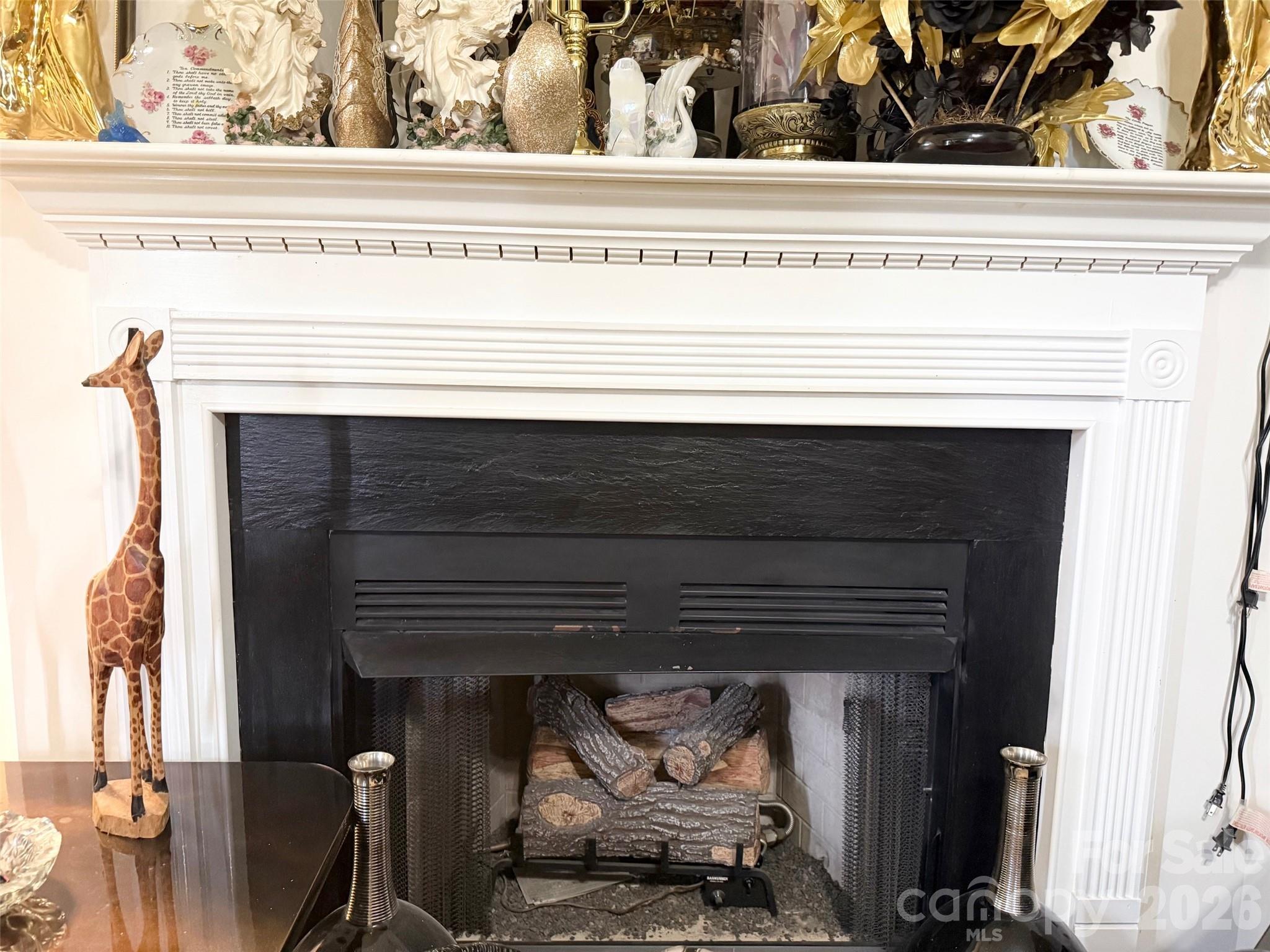4046 W Fairmeadow Drive — Lancaster