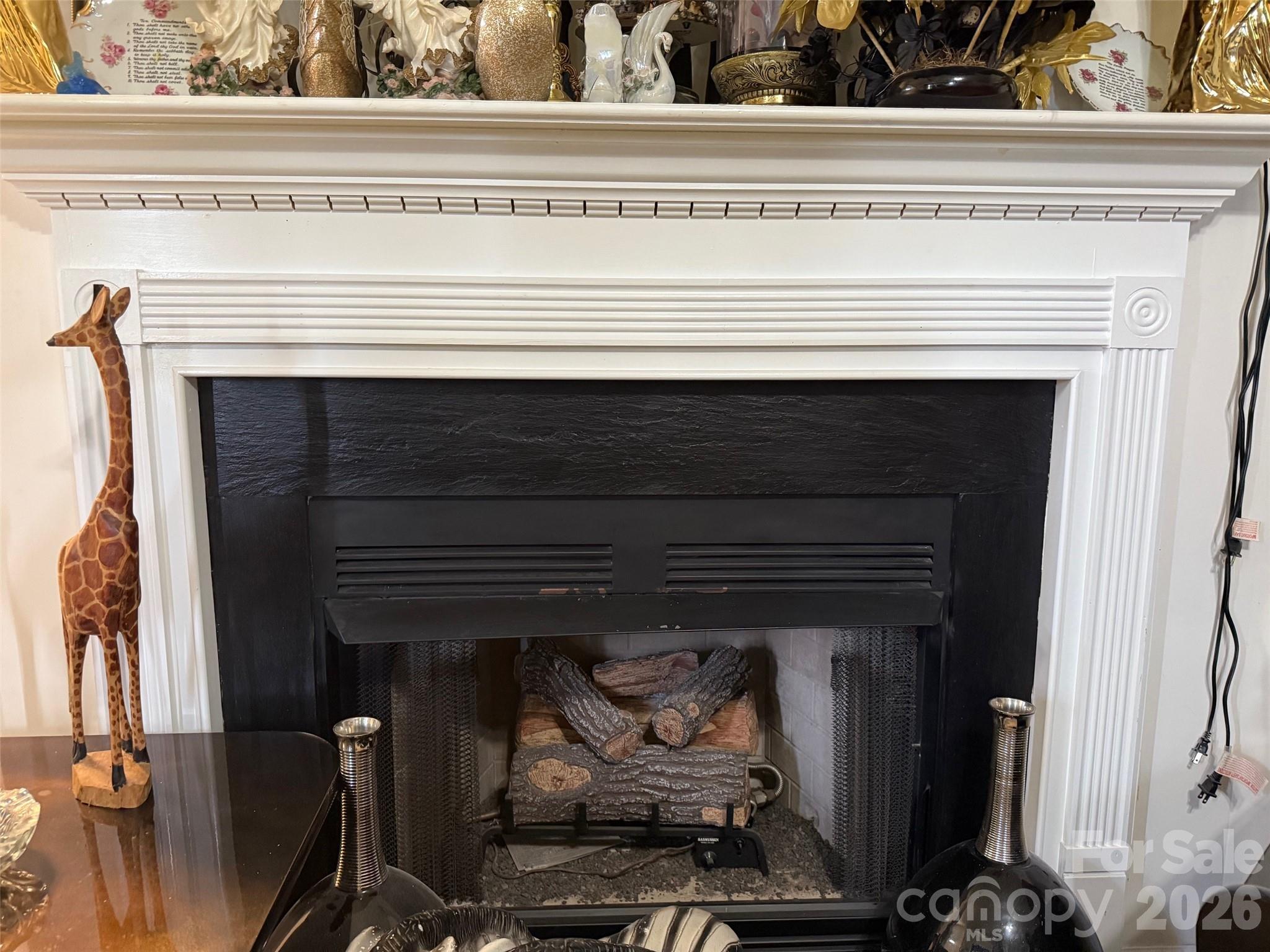 4046 W Fairmeadow Drive — Lancaster