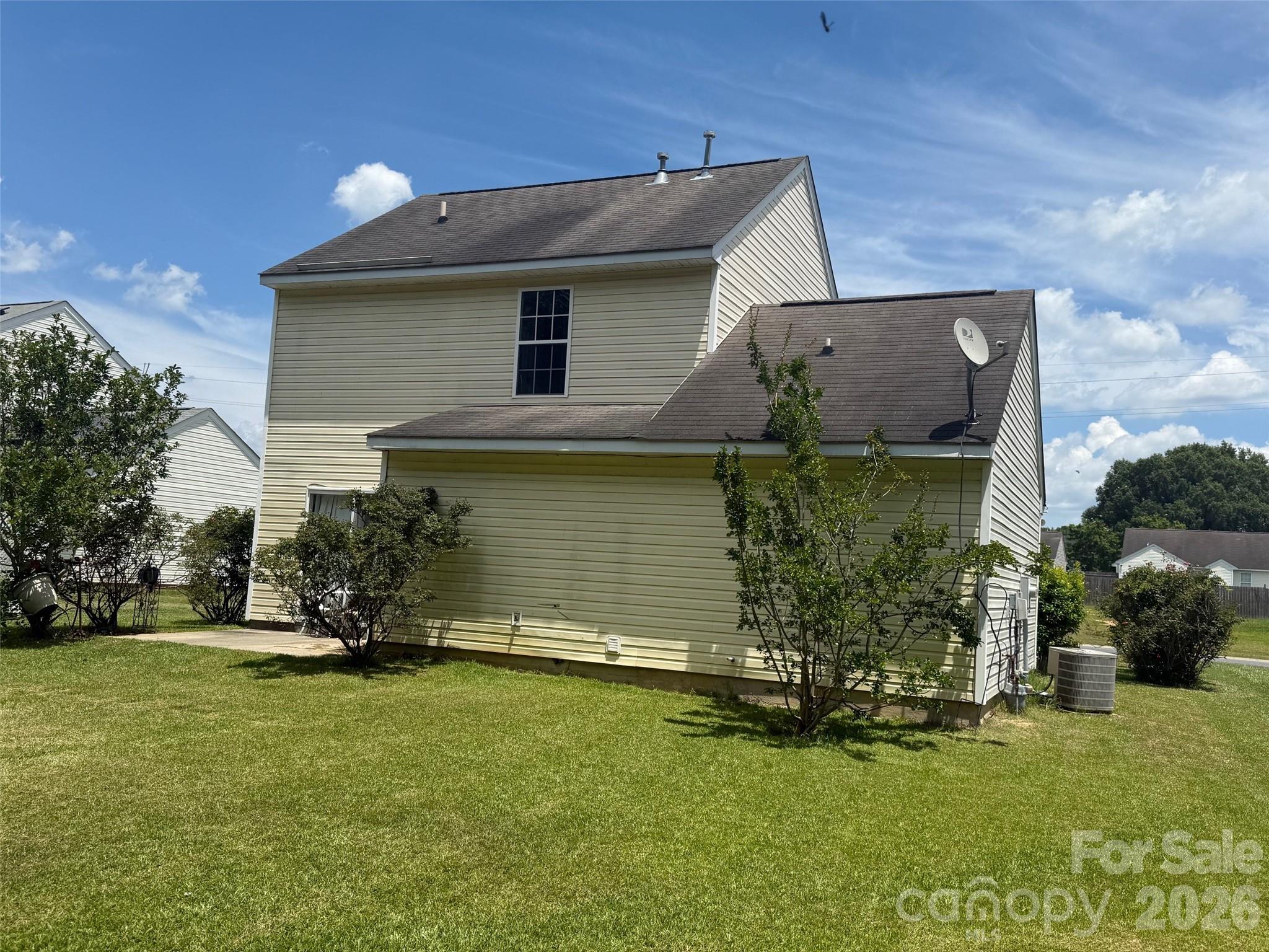 4046 W Fairmeadow Drive — Lancaster