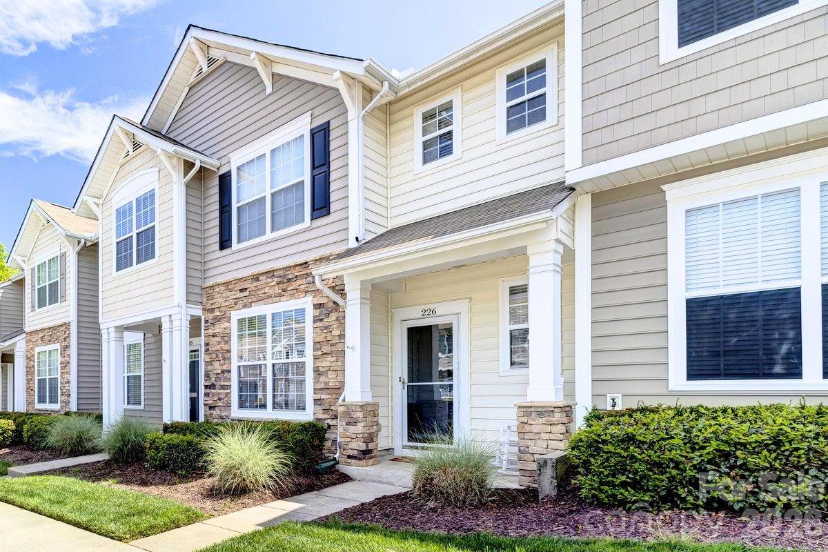 226 Dawn Mist Lane — Fort Mill