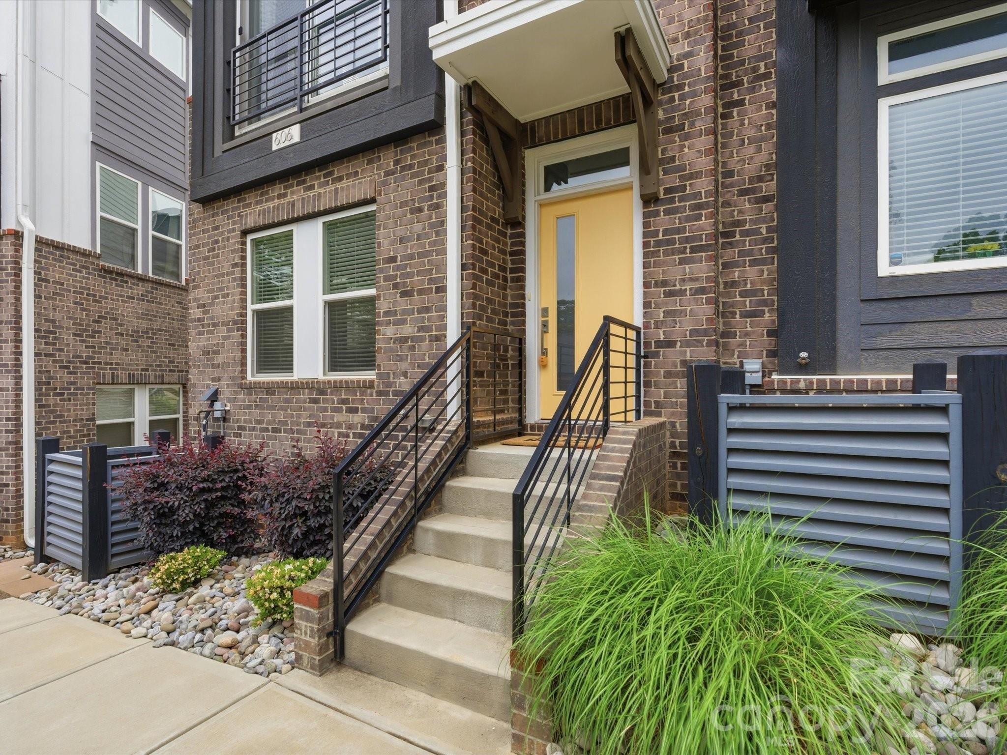 606 West End Drive — Charlotte