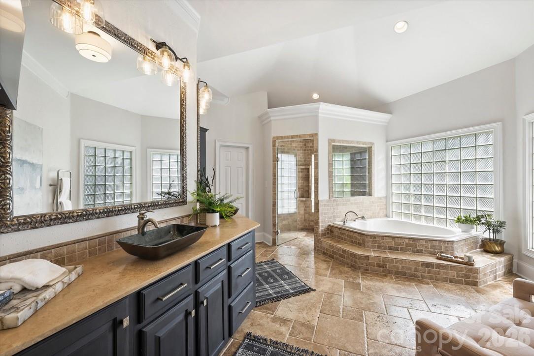 7010 Seton House Lane — Charlotte