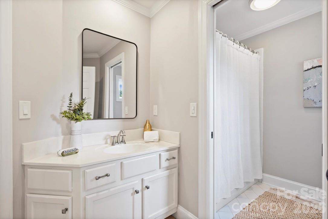 7010 Seton House Lane — Charlotte