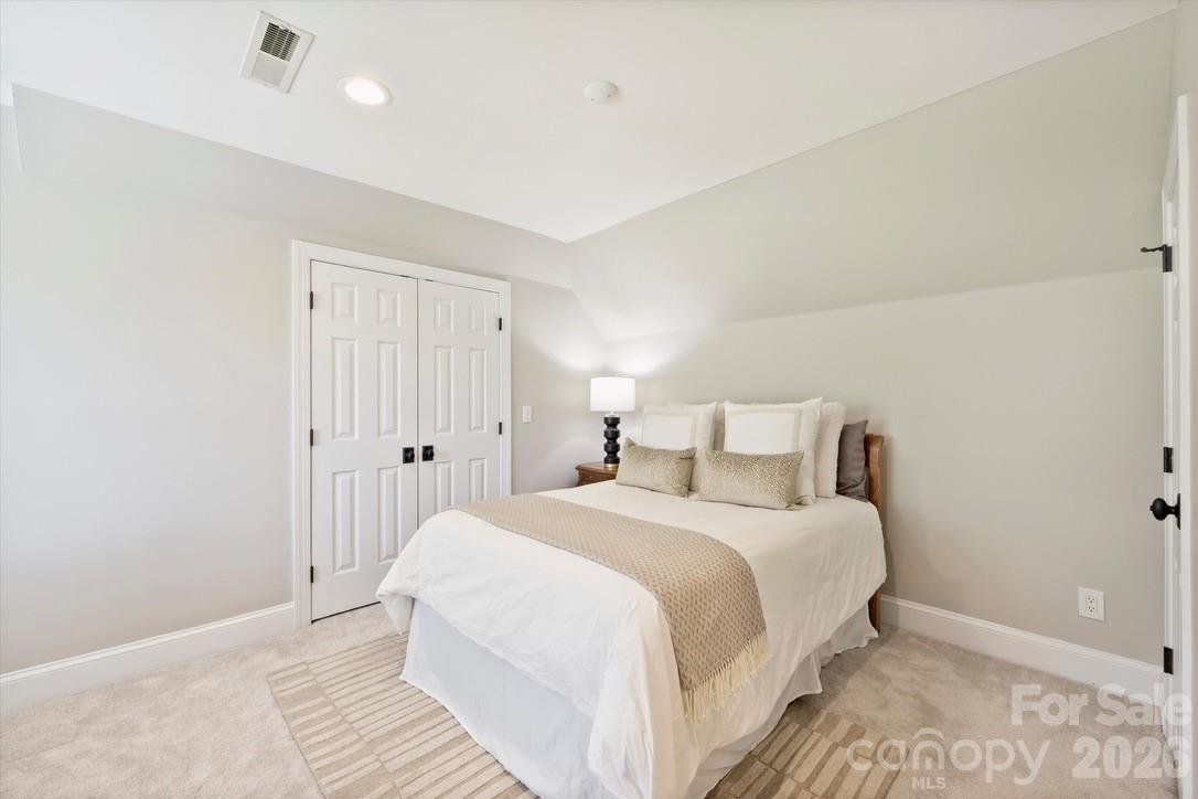 7010 Seton House Lane — Charlotte