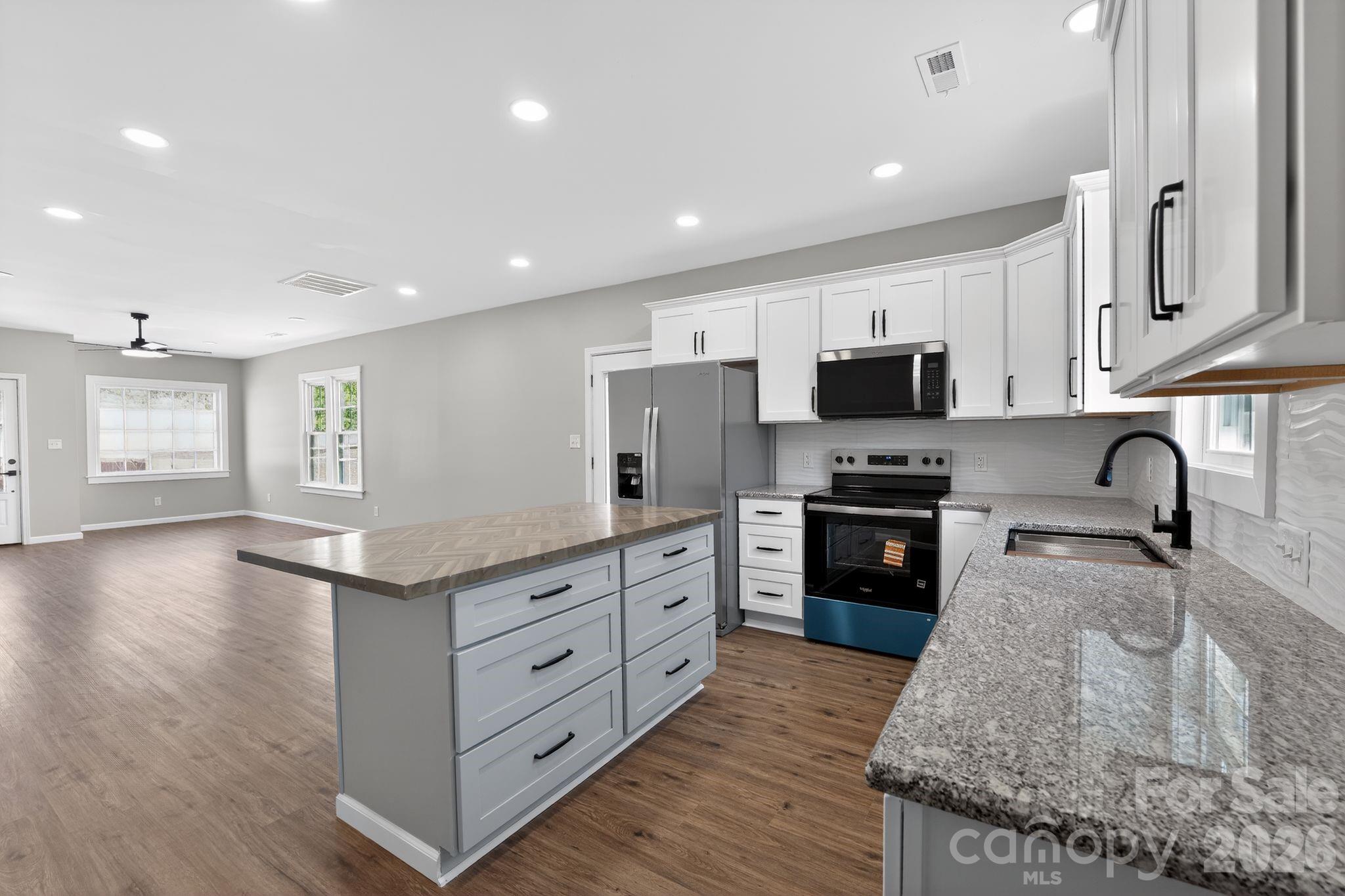 344 Mayflower Avenue — Cramerton