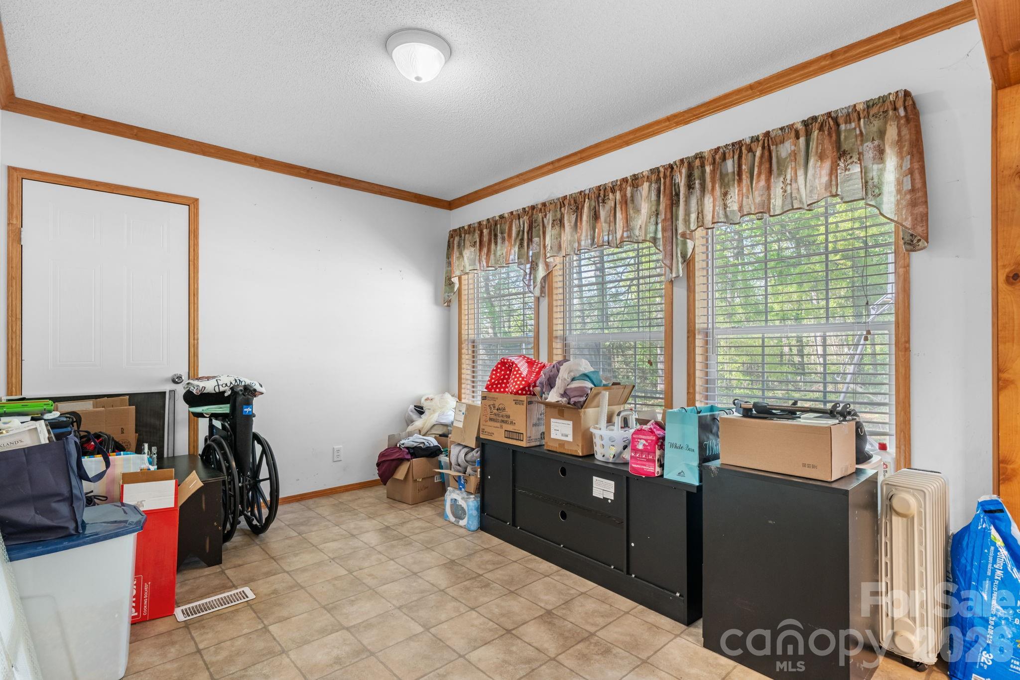 3634 Hillview Drive NE — Conover