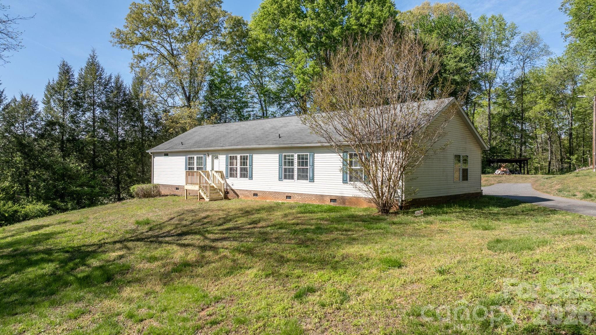 3634 Hillview Drive NE — Conover