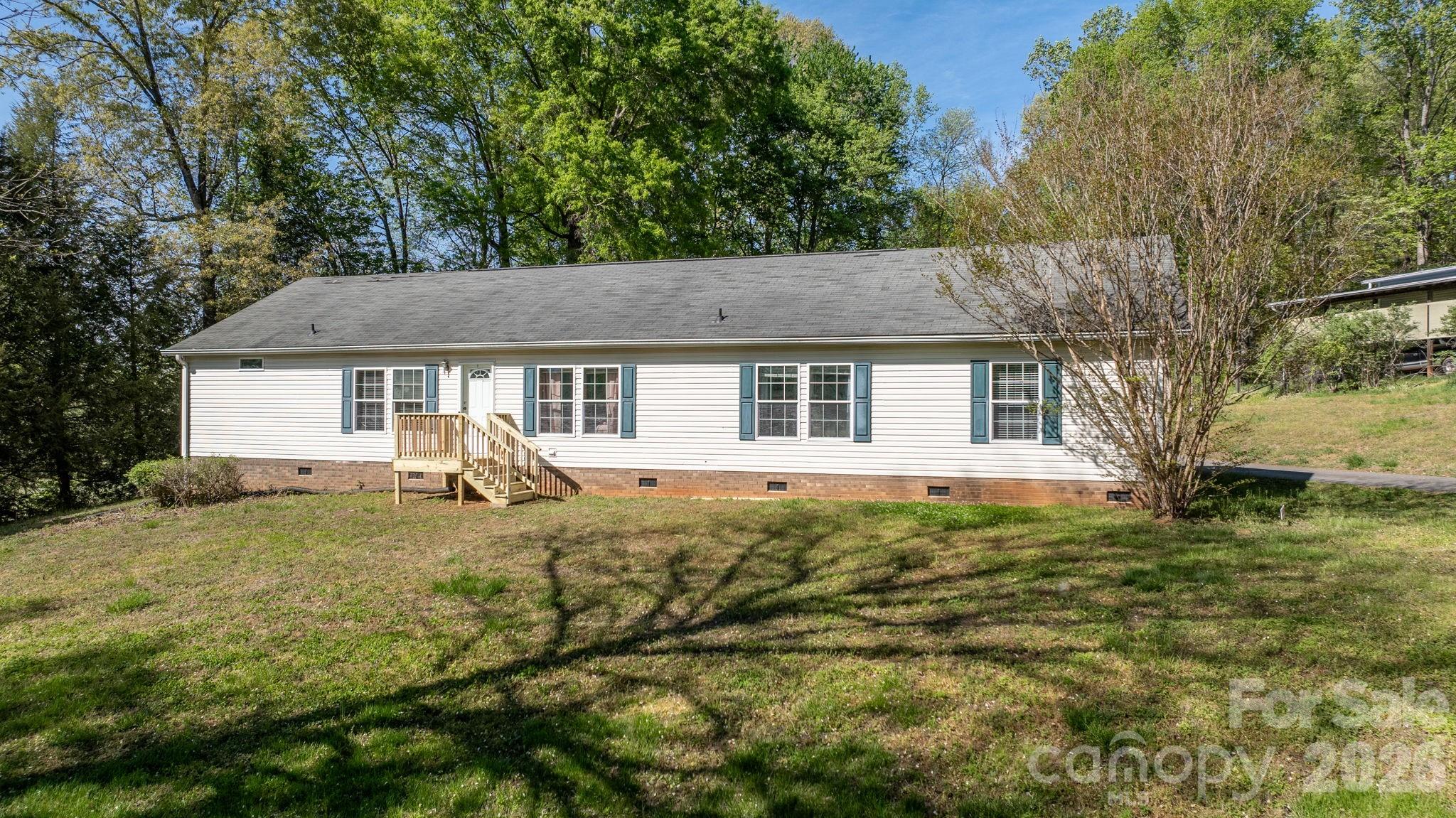 3634 Hillview Drive NE — Conover