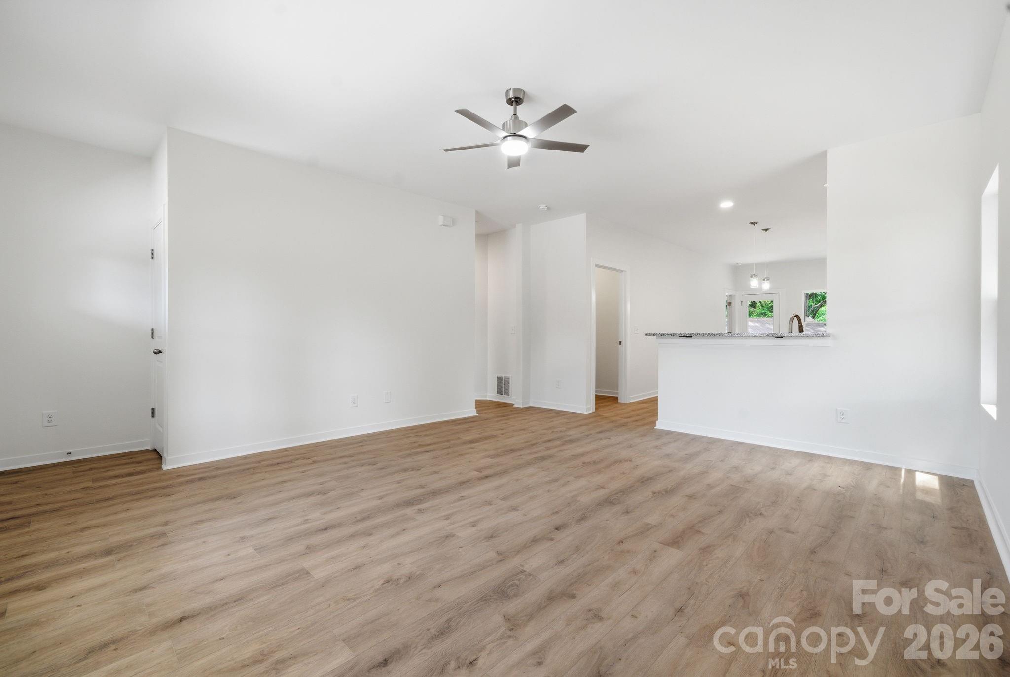 1150 Sloop Avenue — Kannapolis