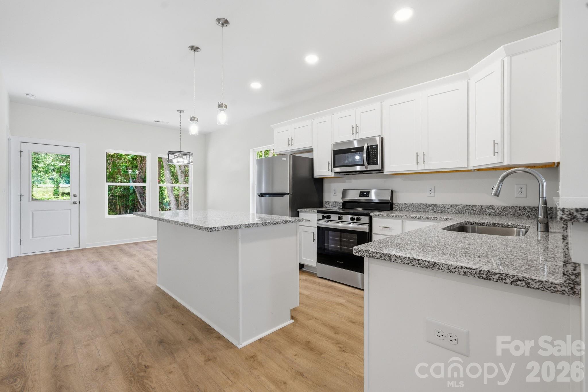 1150 Sloop Avenue — Kannapolis