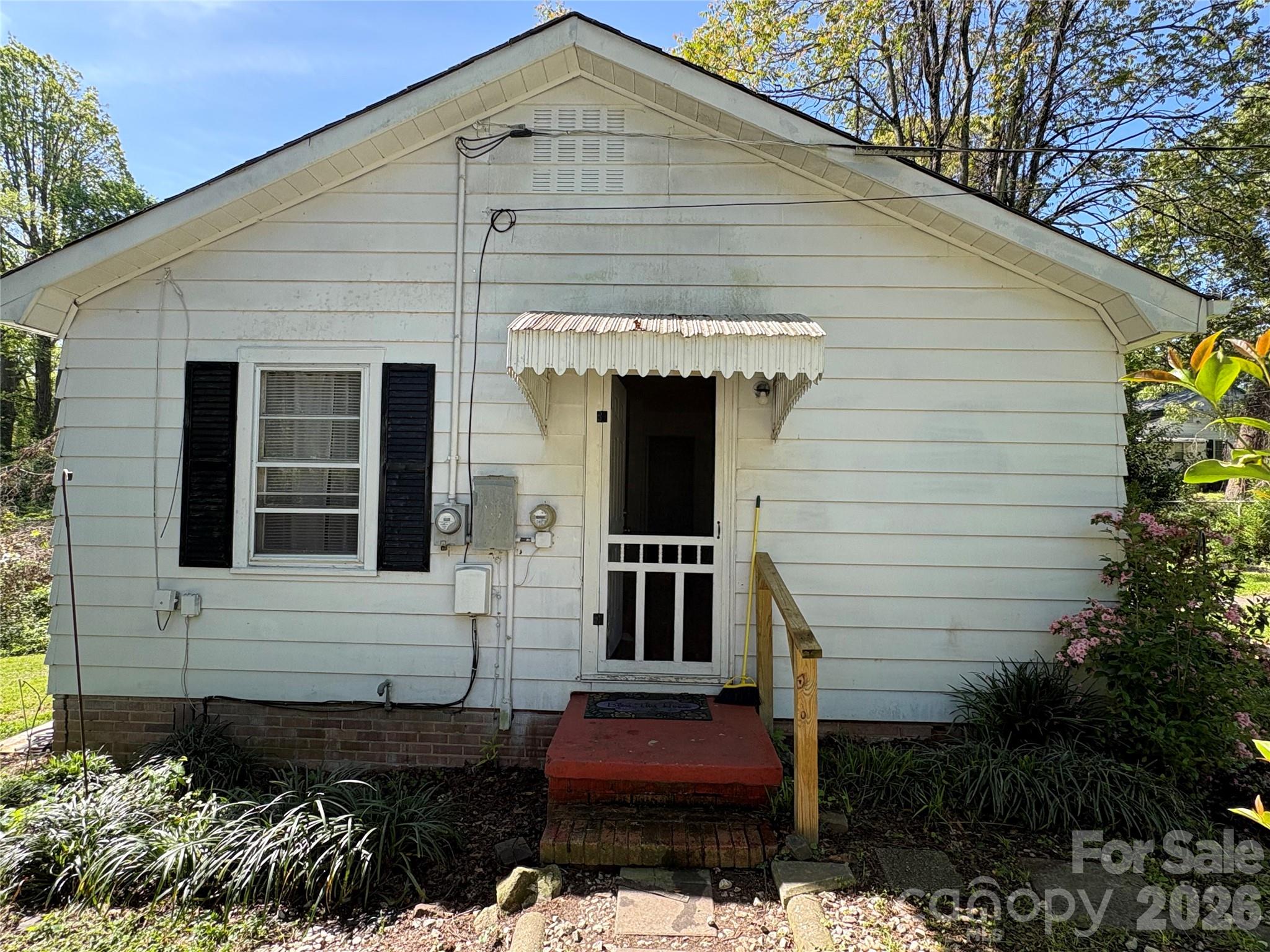 430 S Columbia Street — Gastonia