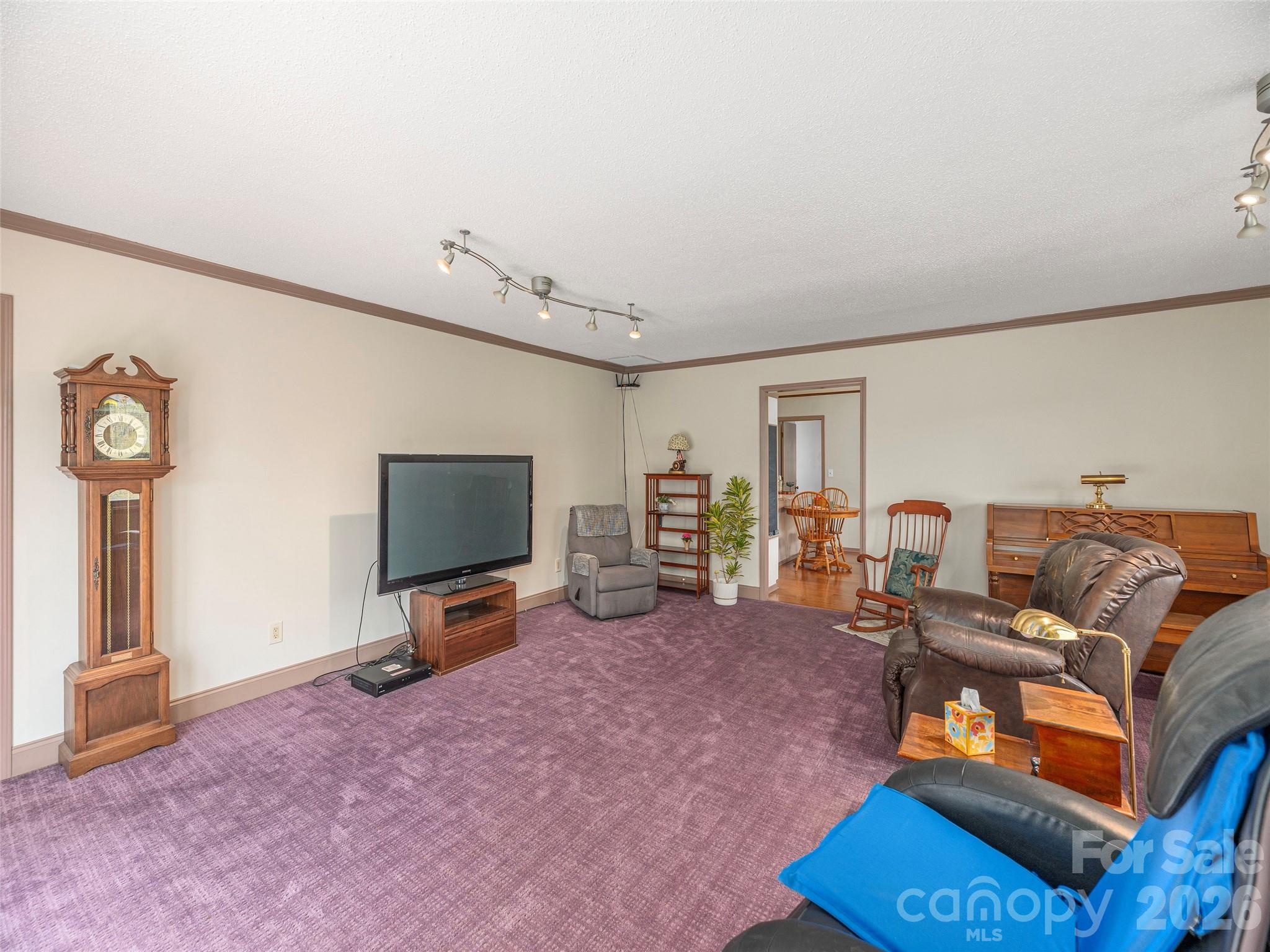 444 Martin Branch Road — Leicester