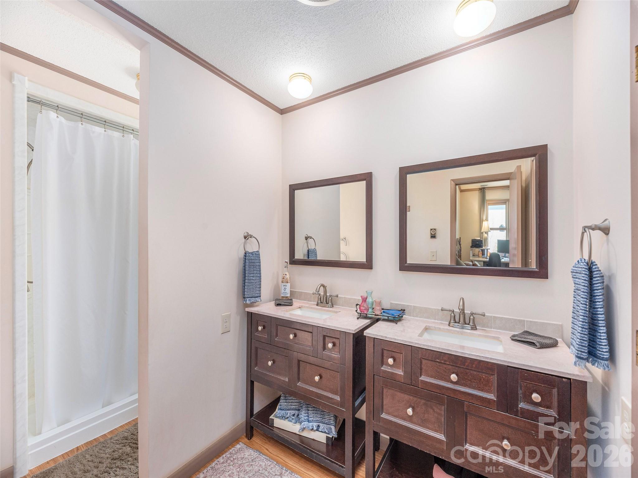 444 Martin Branch Road — Leicester