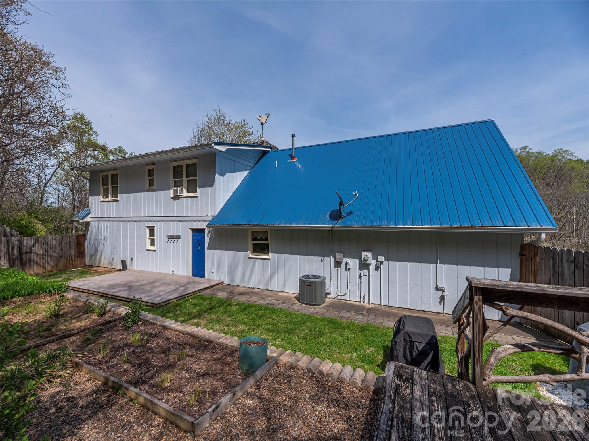 444 Martin Branch Road — Leicester