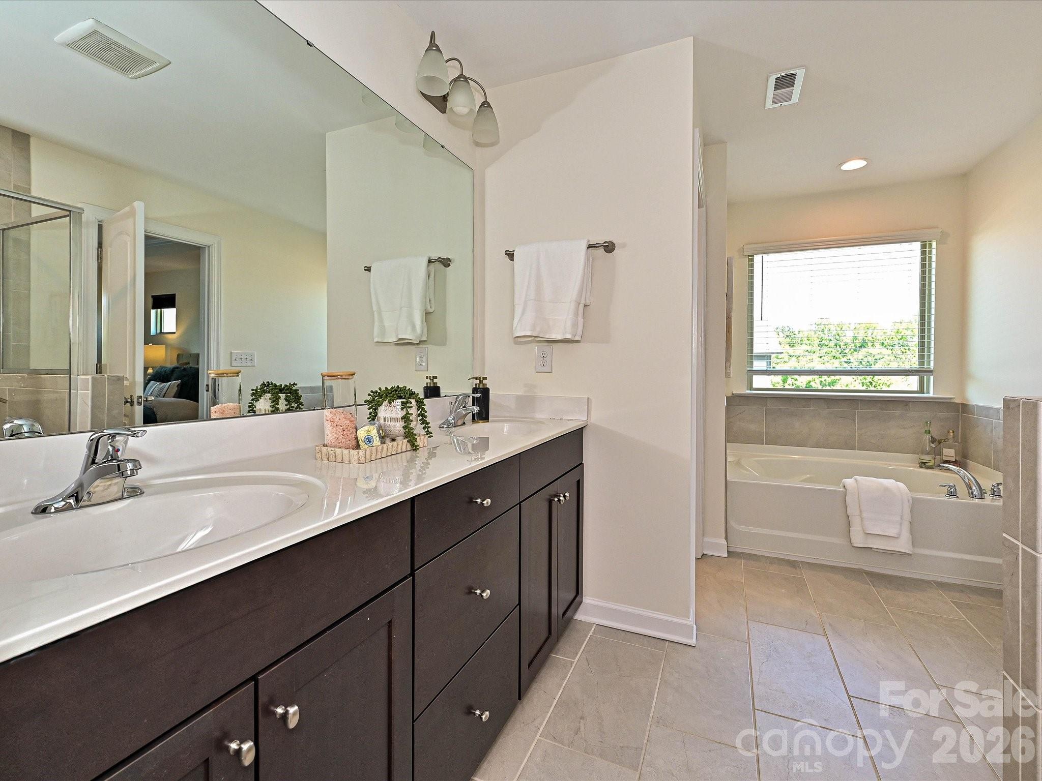 9238 Glenburn Lane — Charlotte
