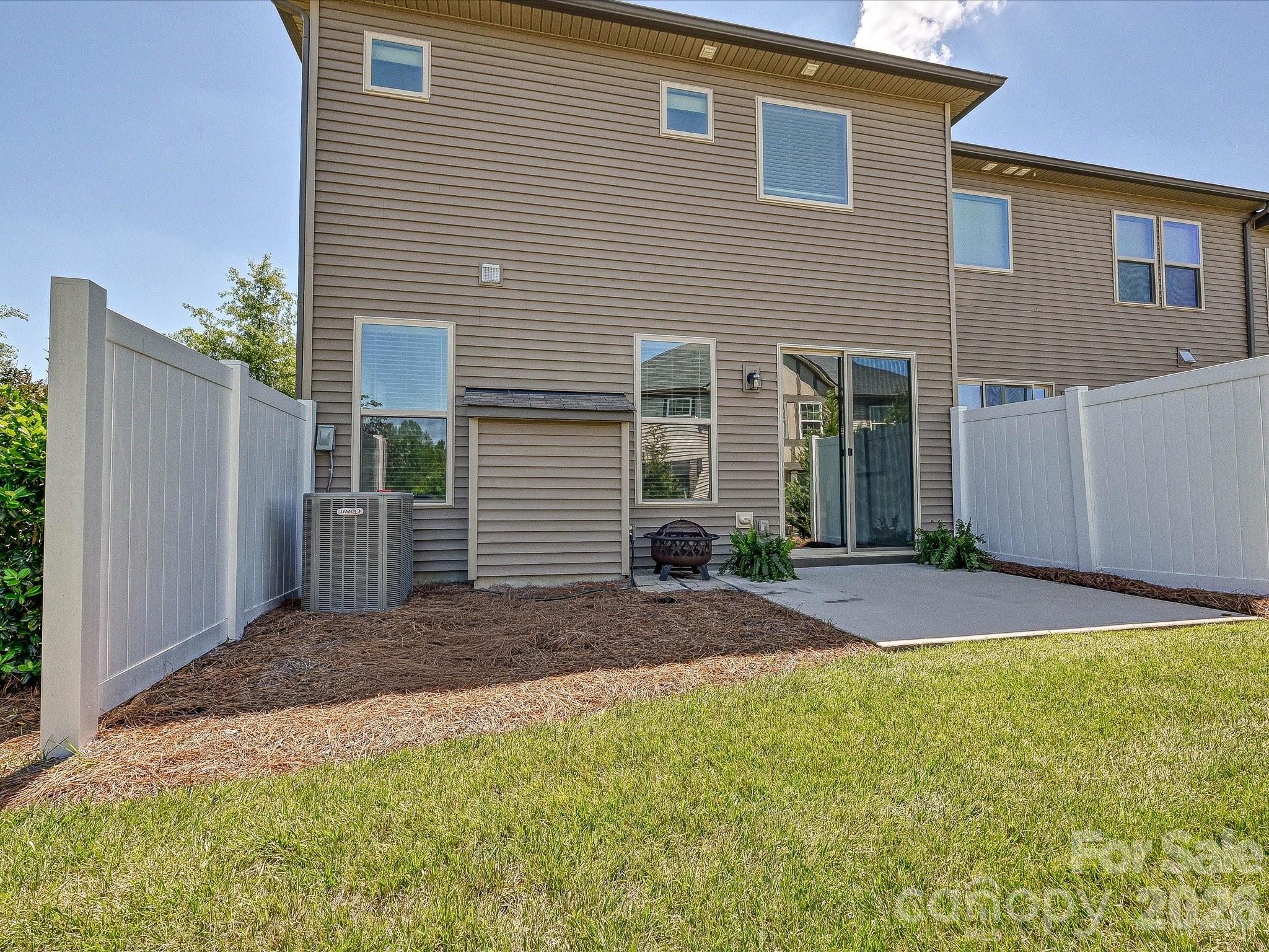 9238 Glenburn Lane — Charlotte