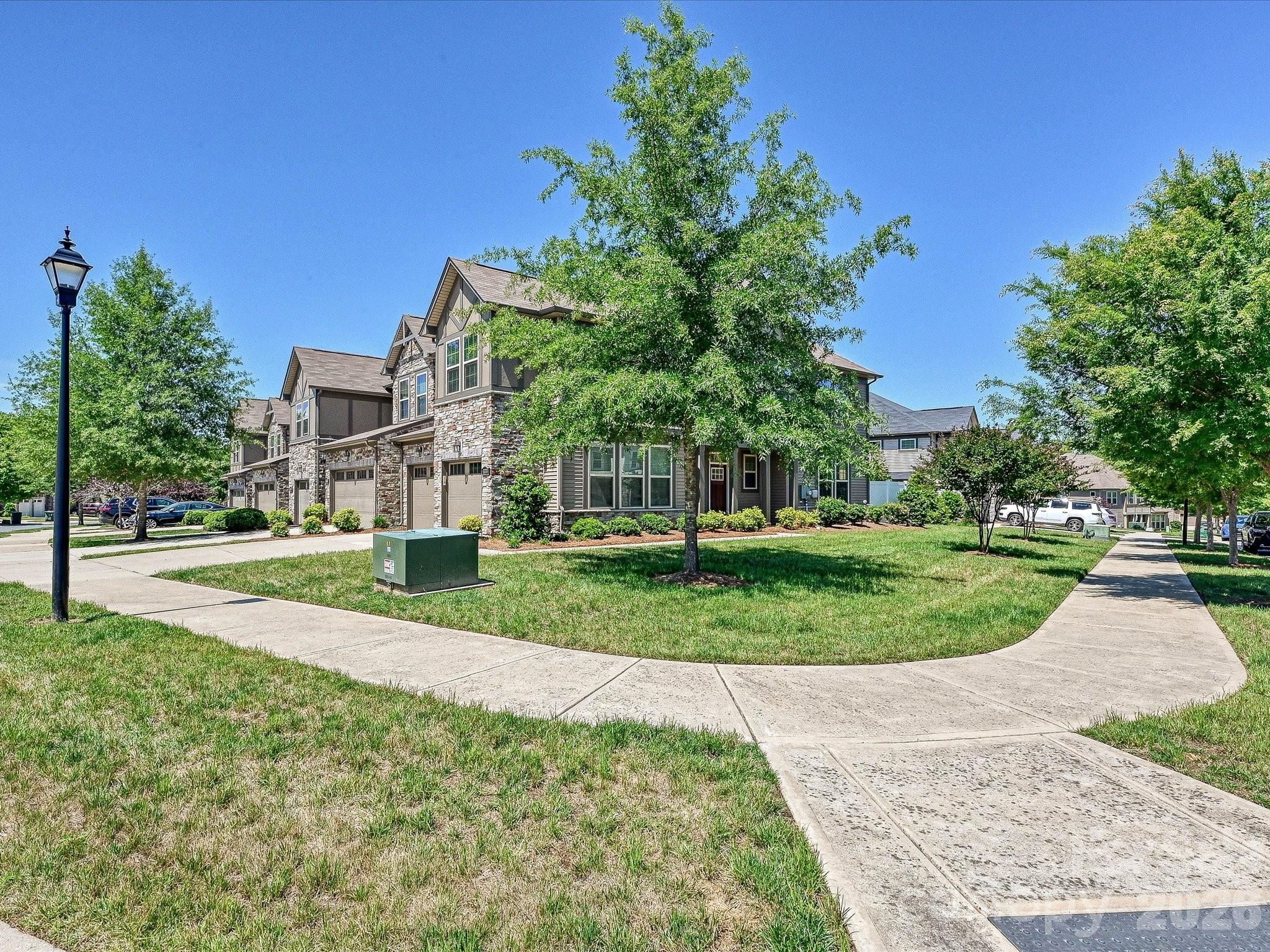 9238 Glenburn Lane — Charlotte