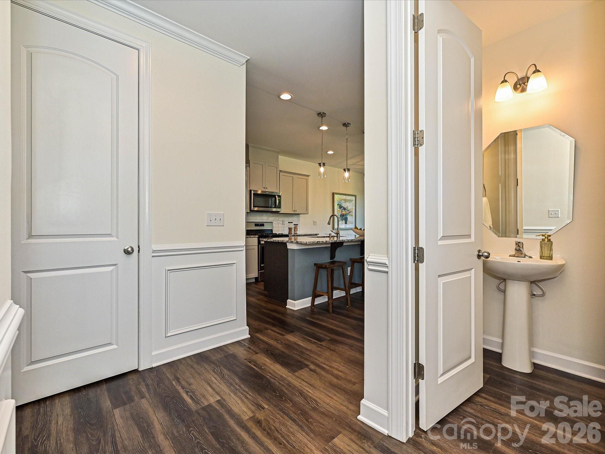 9238 Glenburn Lane — Charlotte