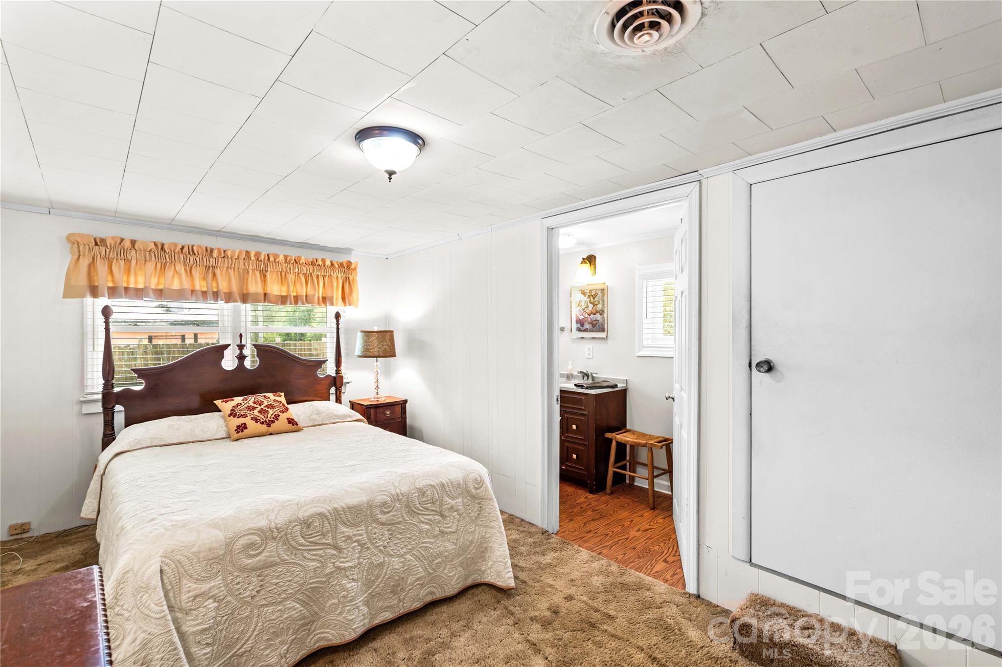 155 Parkertown Road — Mooresville