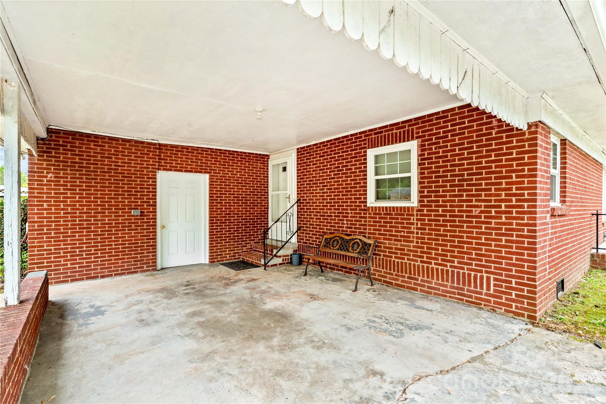155 Parkertown Road — Mooresville