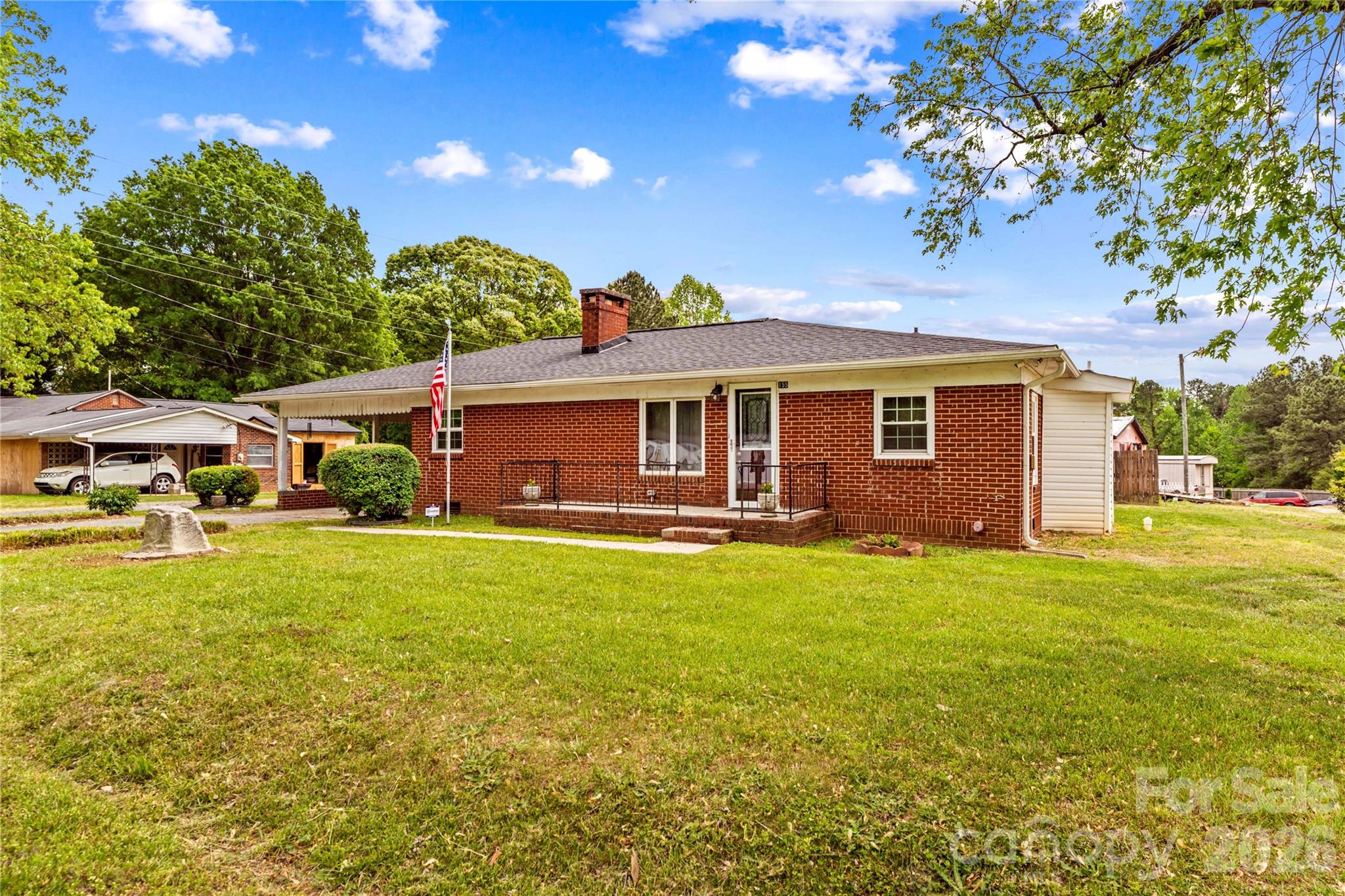 155 Parkertown Road — Mooresville