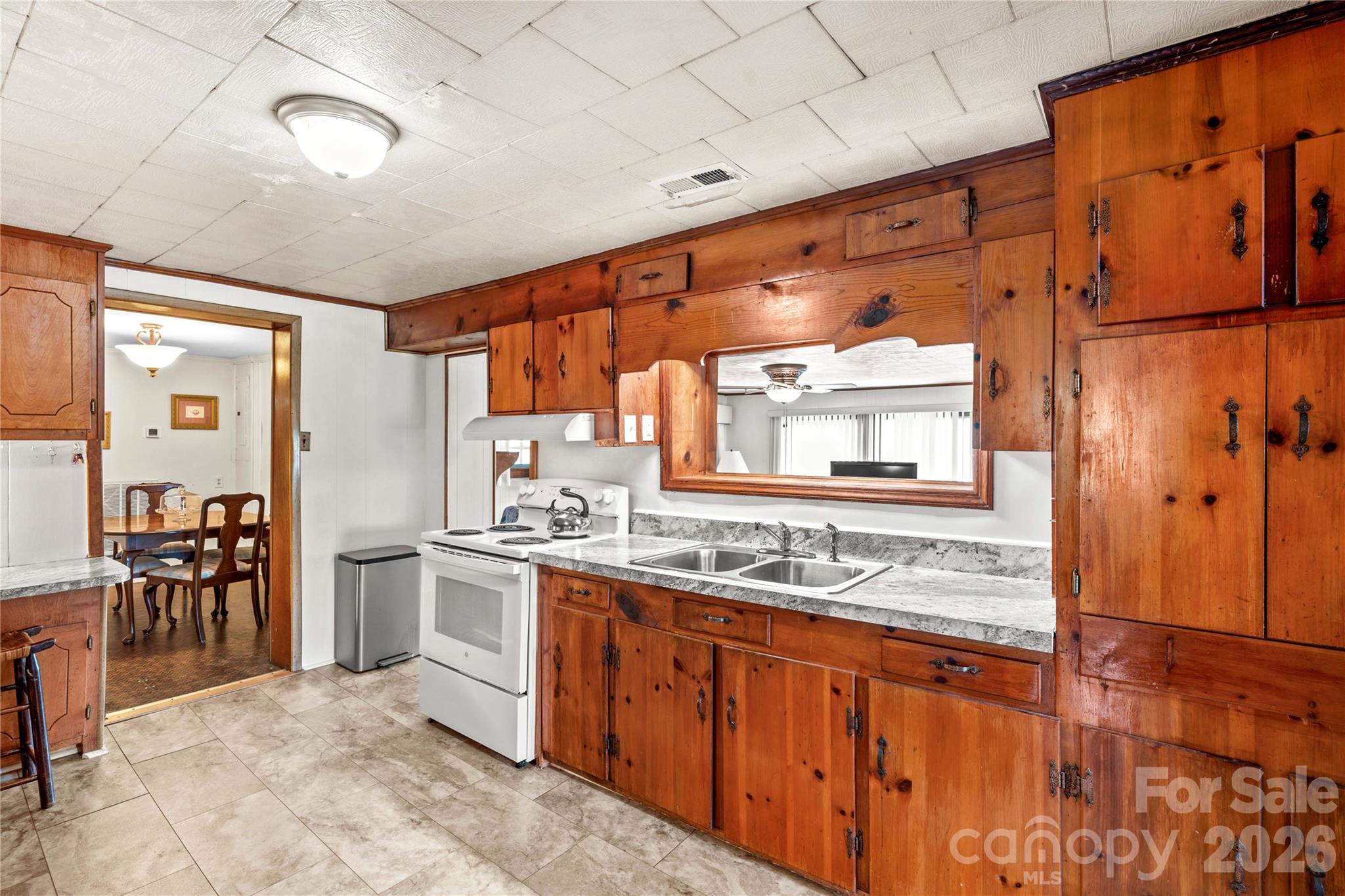 155 Parkertown Road — Mooresville