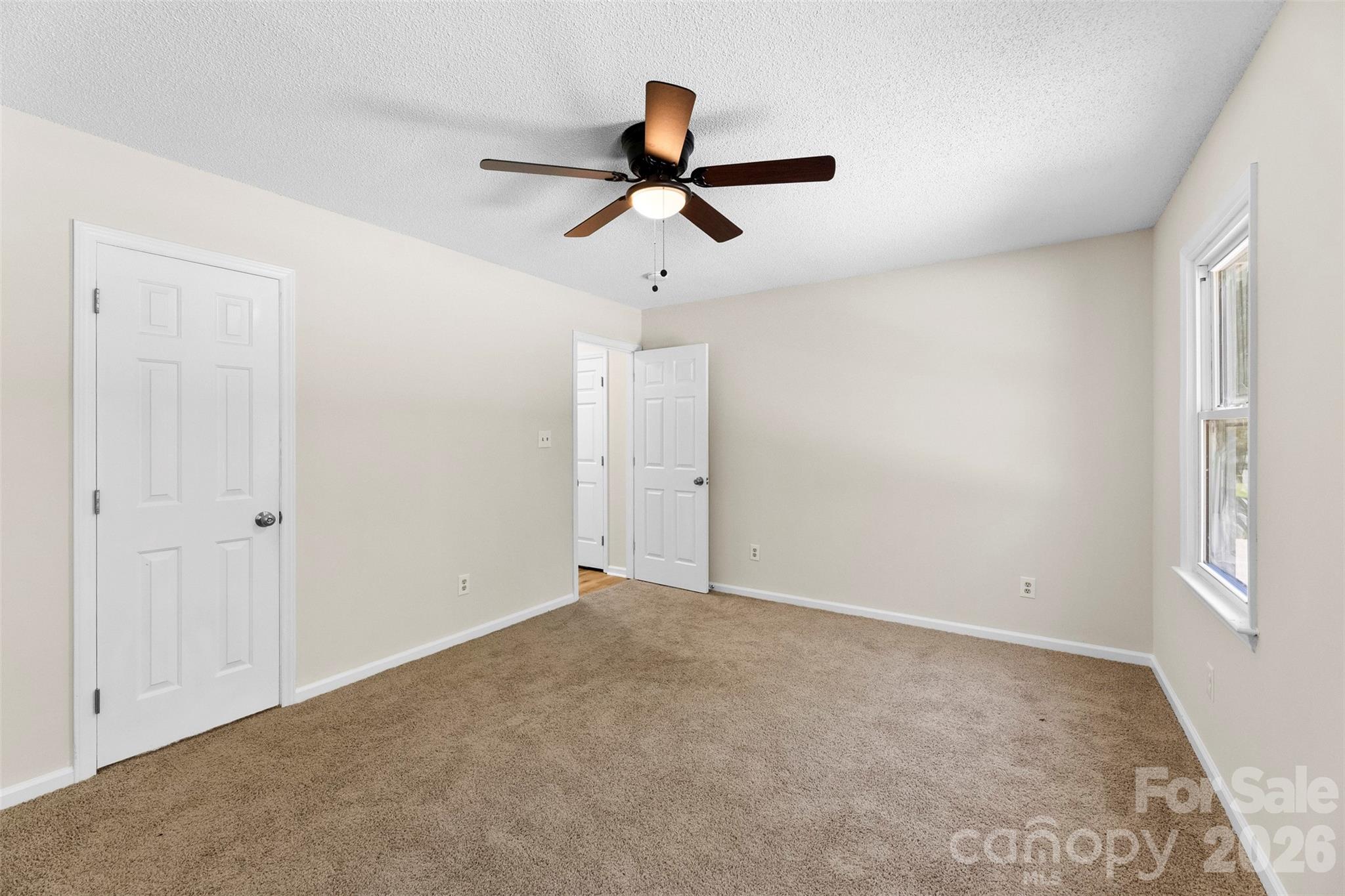 240 Old Limestone Road E — York
