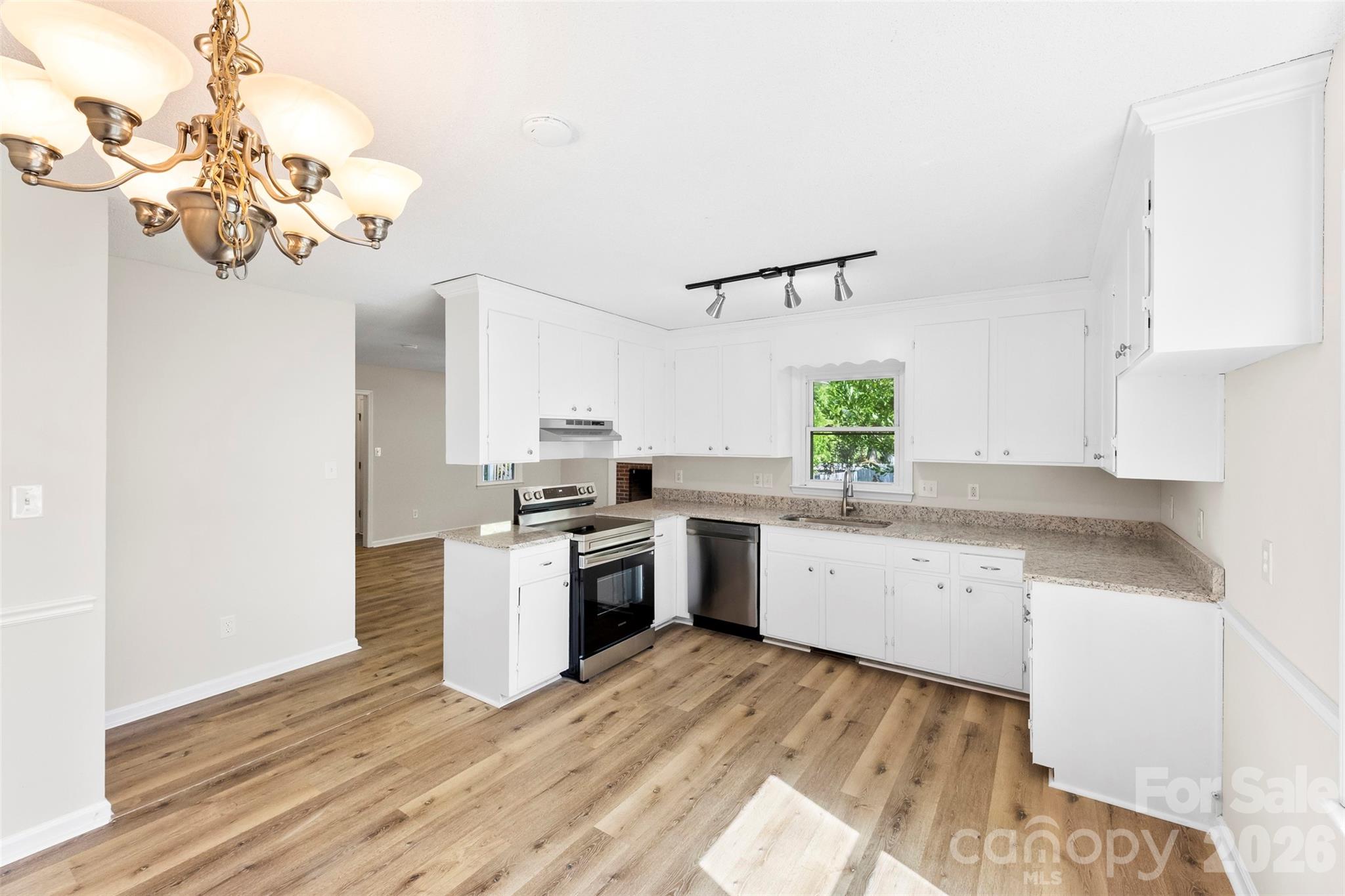 240 Old Limestone Road E — York