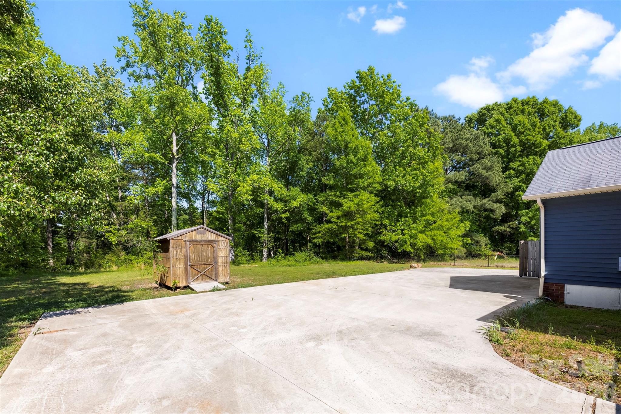 240 Old Limestone Road E — York