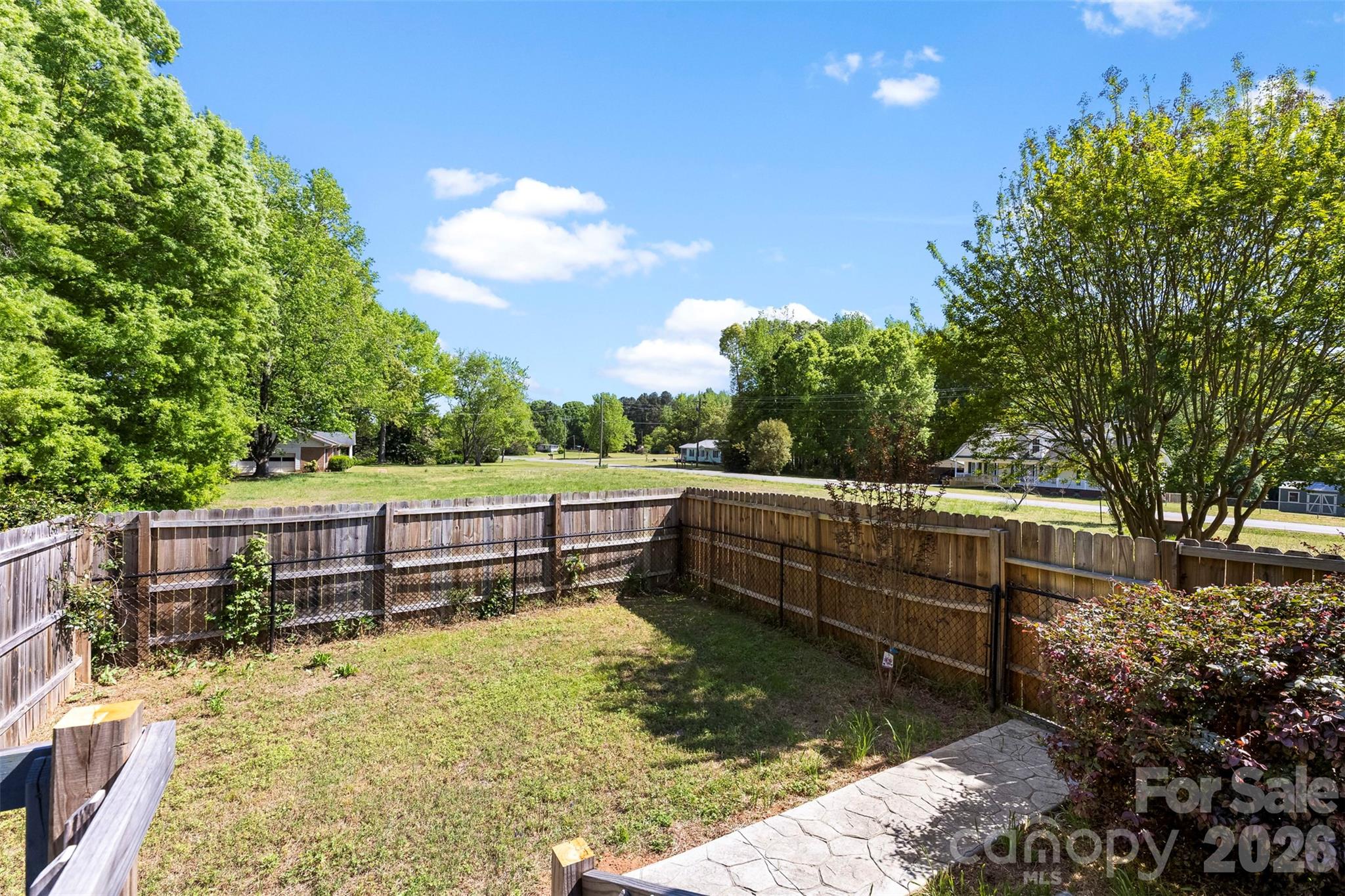 240 Old Limestone Road E — York