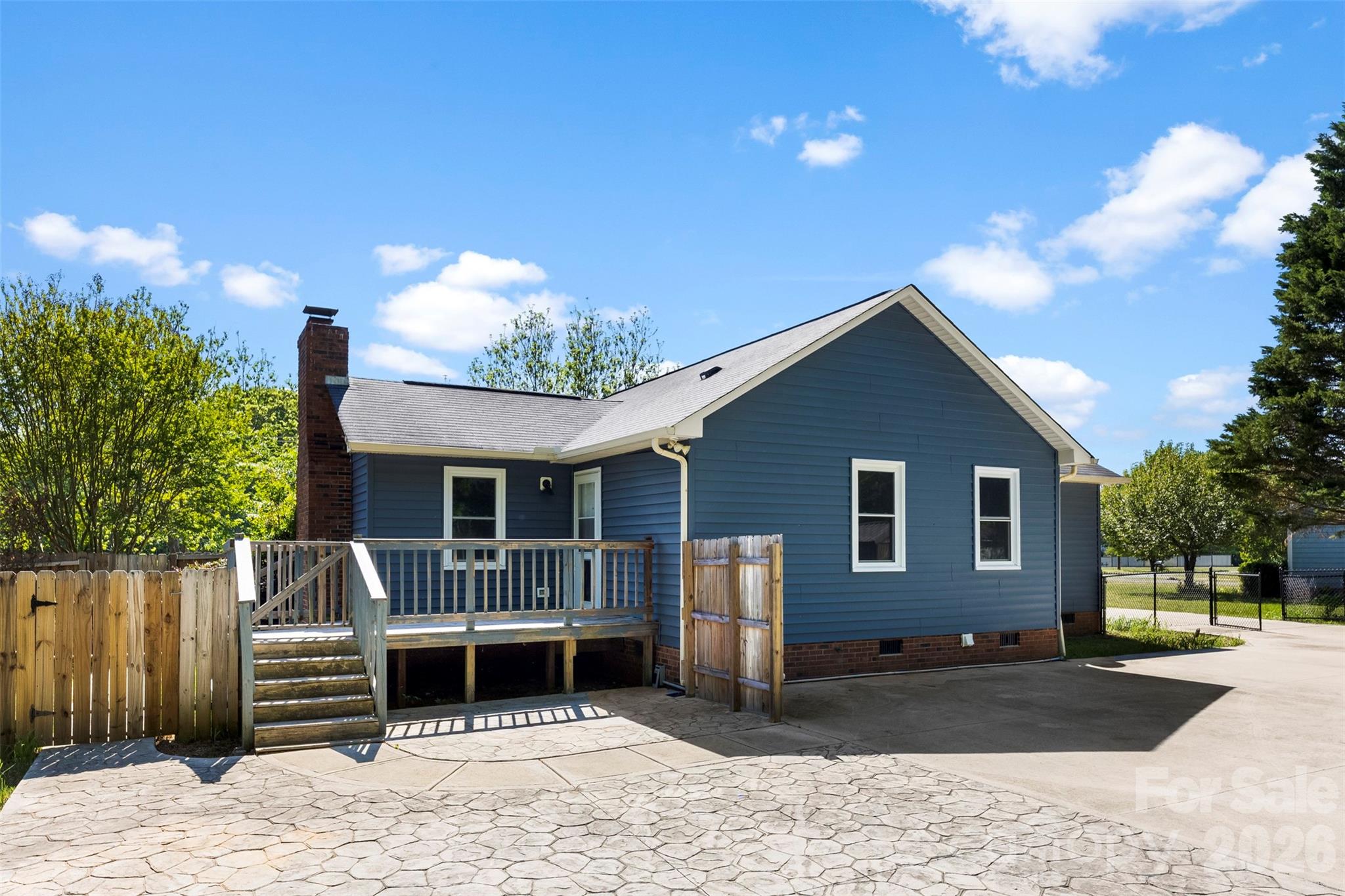 240 Old Limestone Road E — York