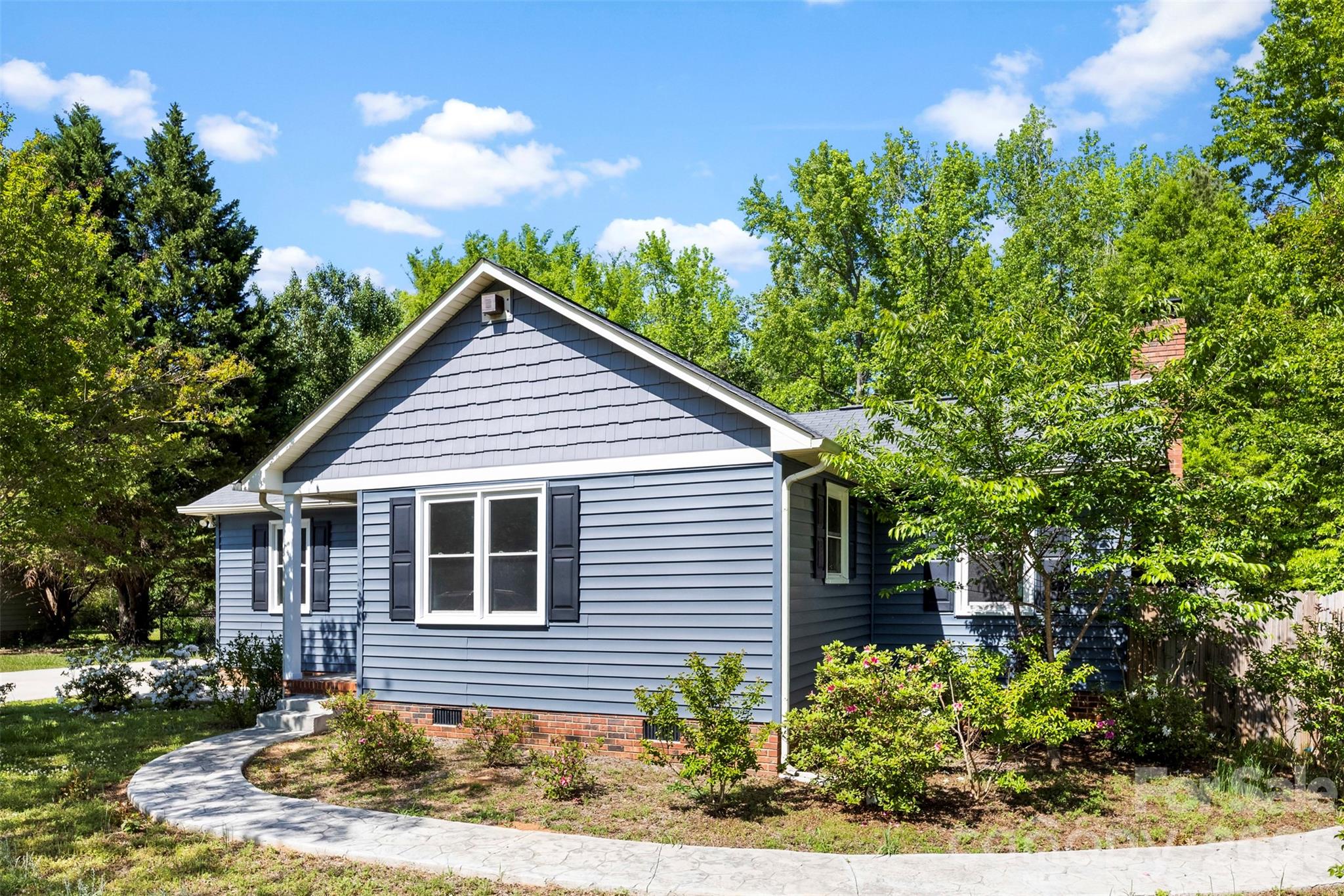 240 Old Limestone Road E — York