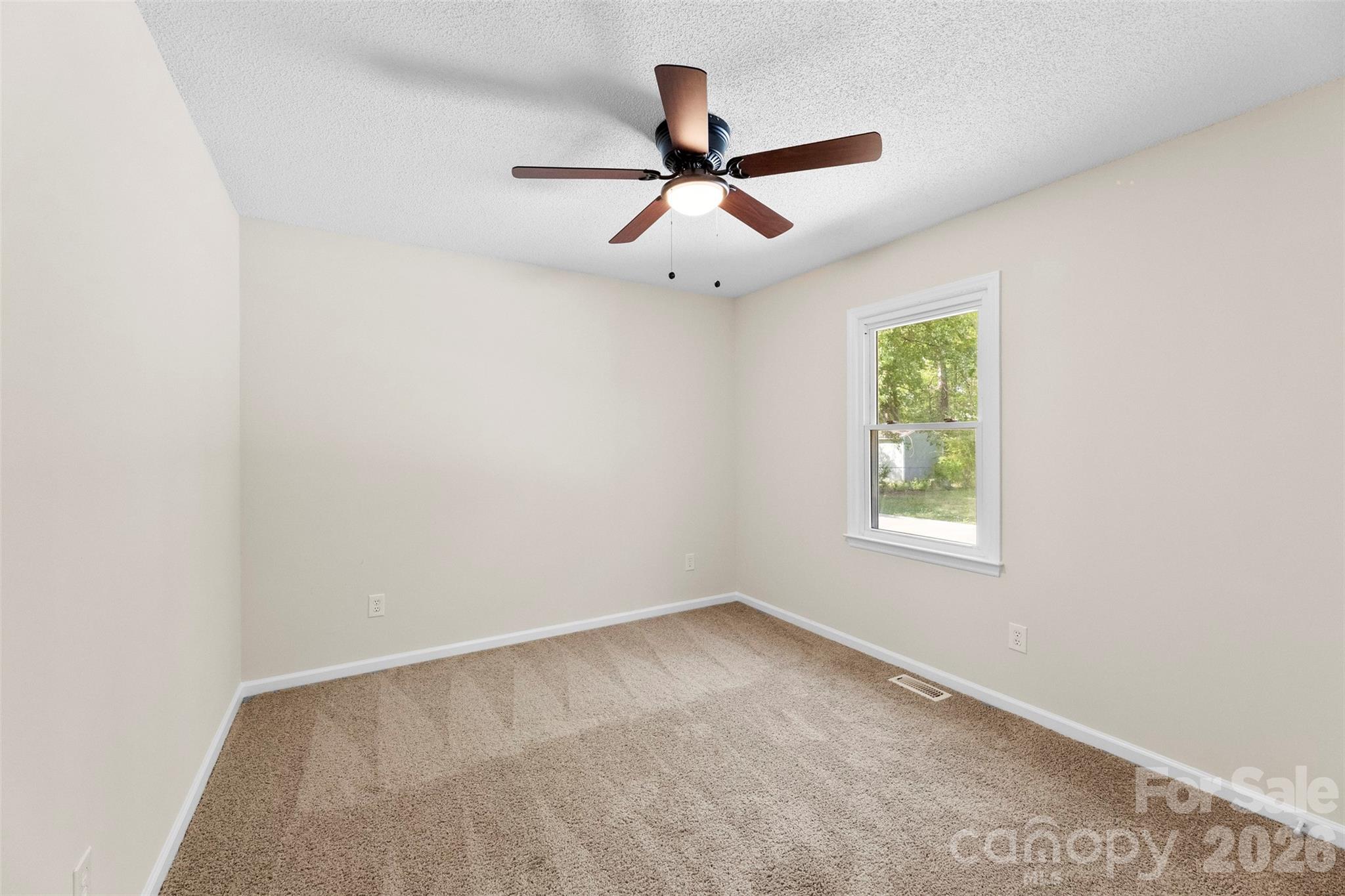 240 Old Limestone Road E — York