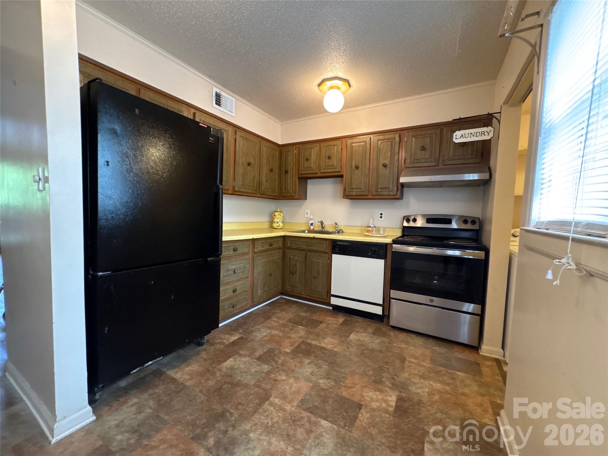 115 Eastcliff Drive SE #4 — Concord