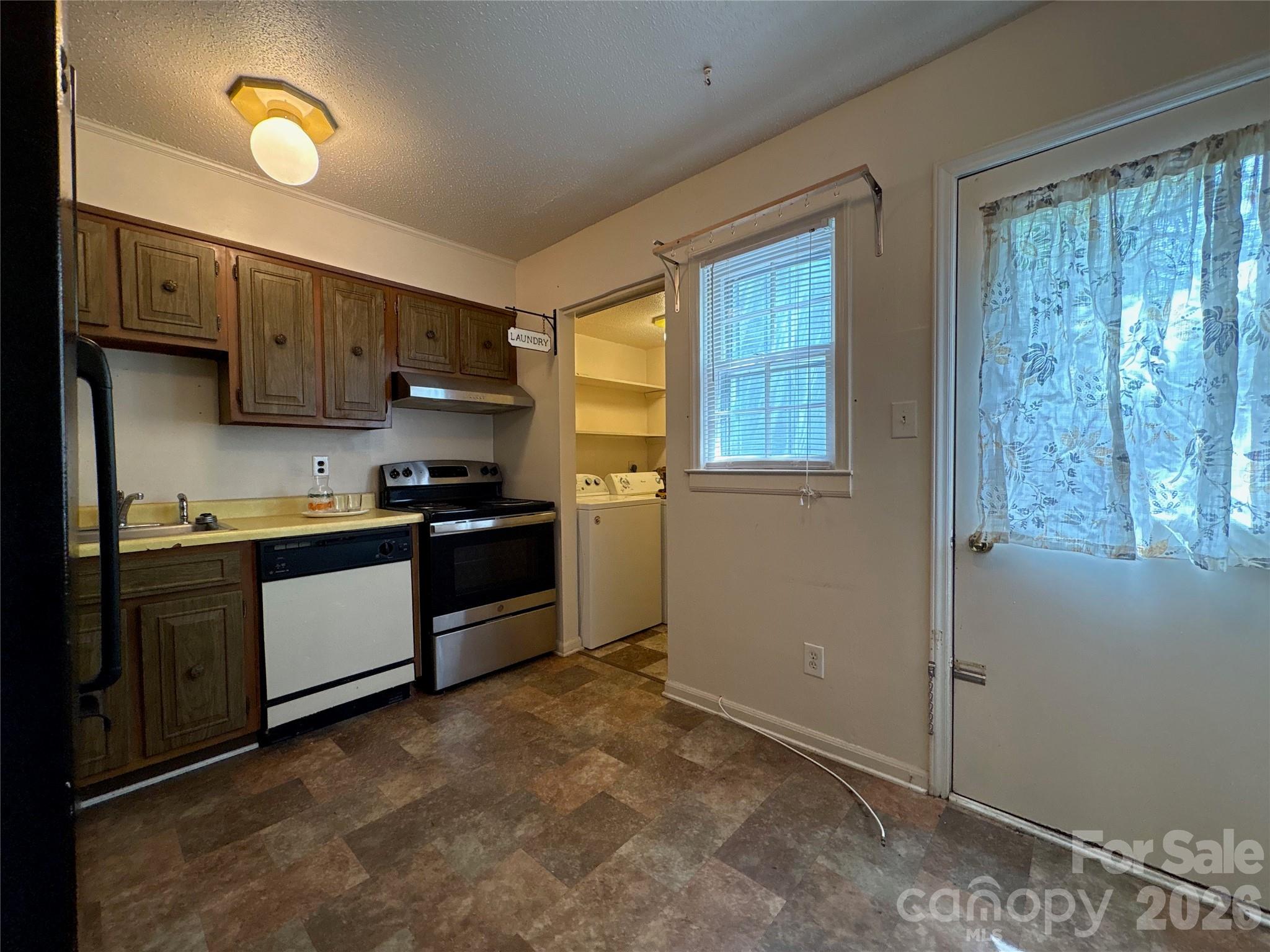 115 Eastcliff Drive SE #4 — Concord
