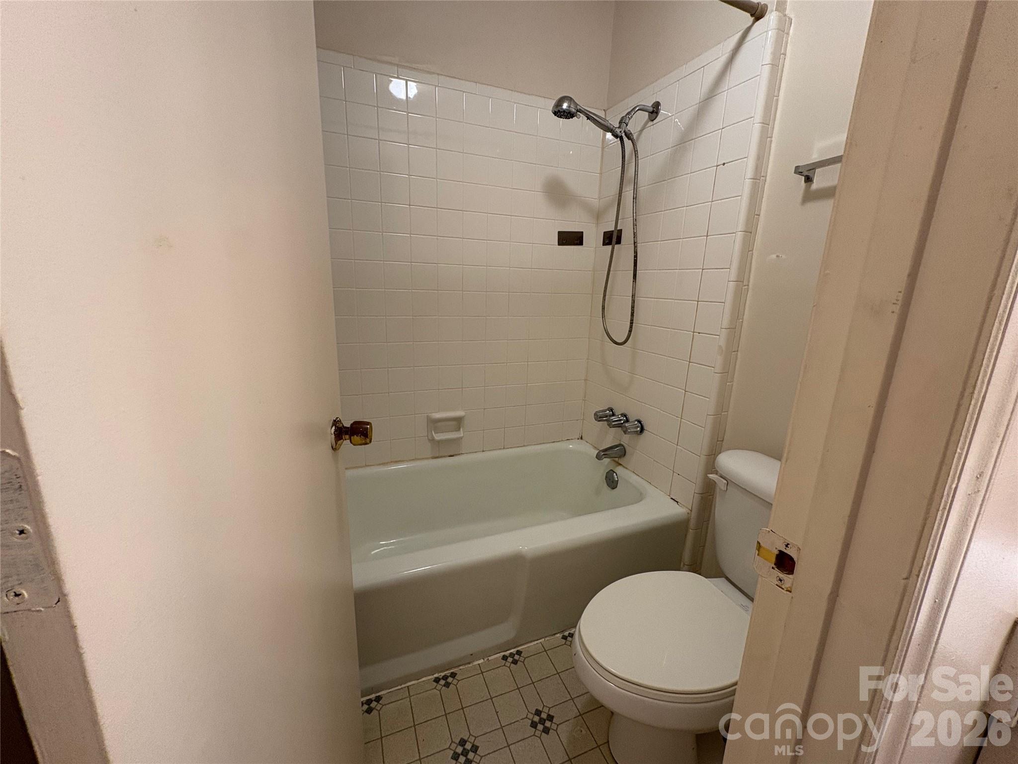115 Eastcliff Drive SE #4 — Concord
