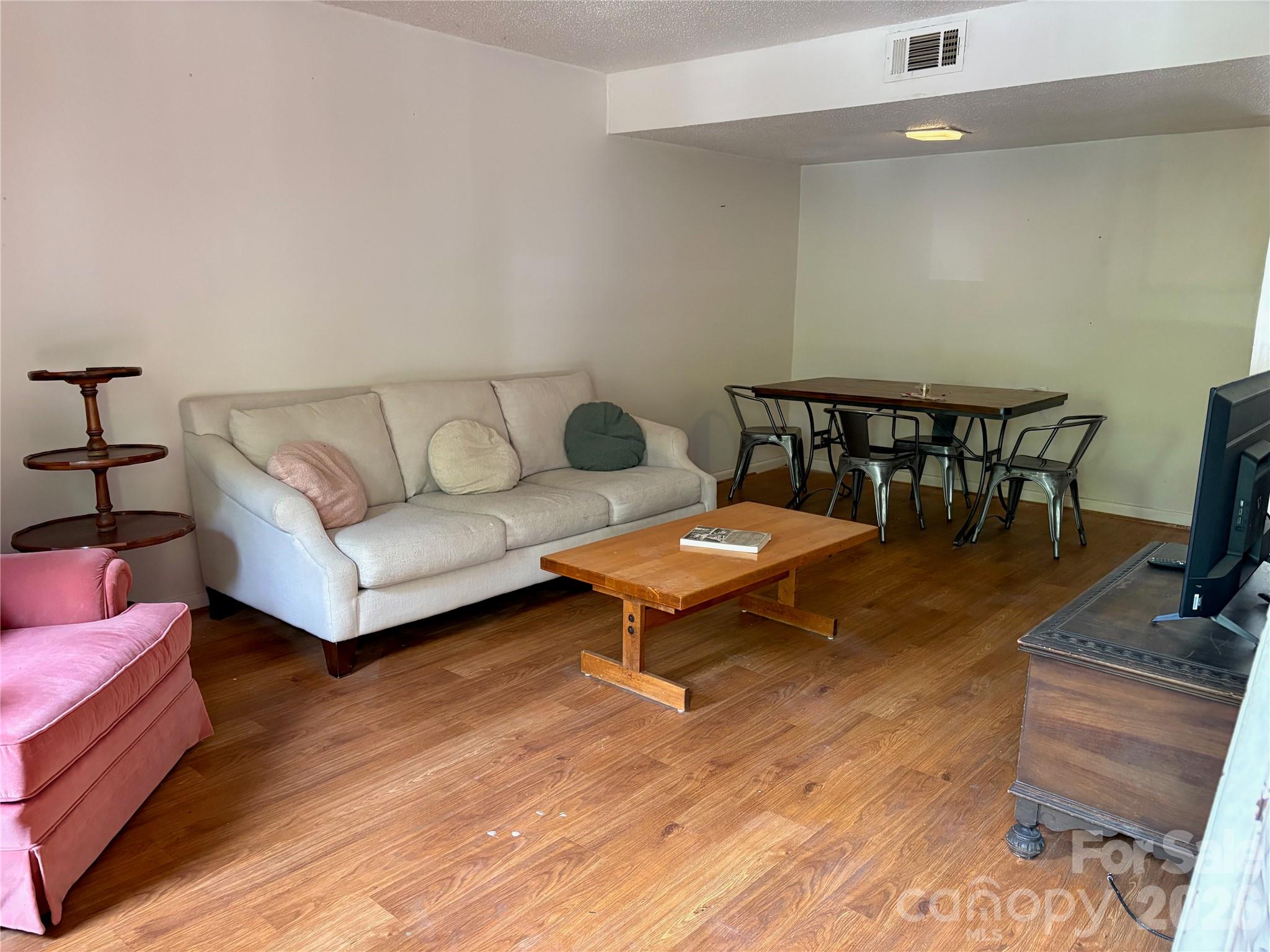 115 Eastcliff Drive SE #4 — Concord