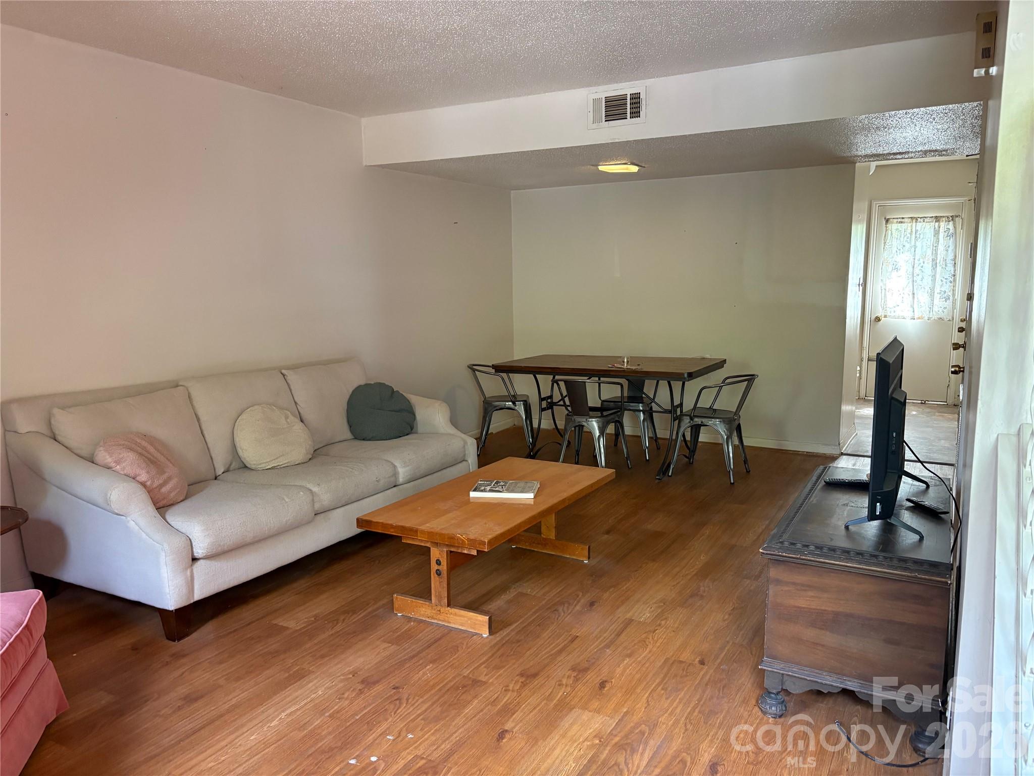 115 Eastcliff Drive SE #4 — Concord