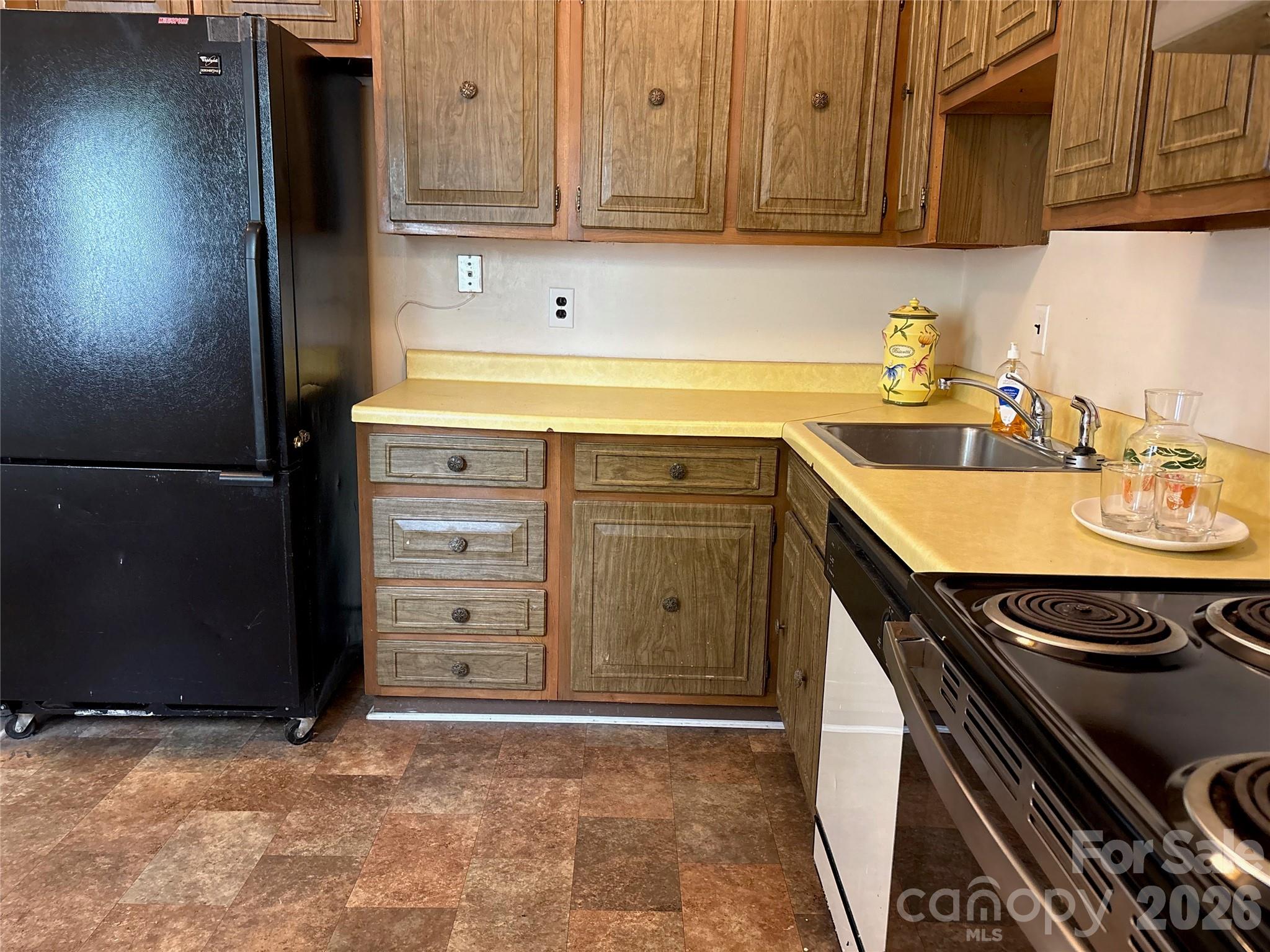 115 Eastcliff Drive SE #4 — Concord