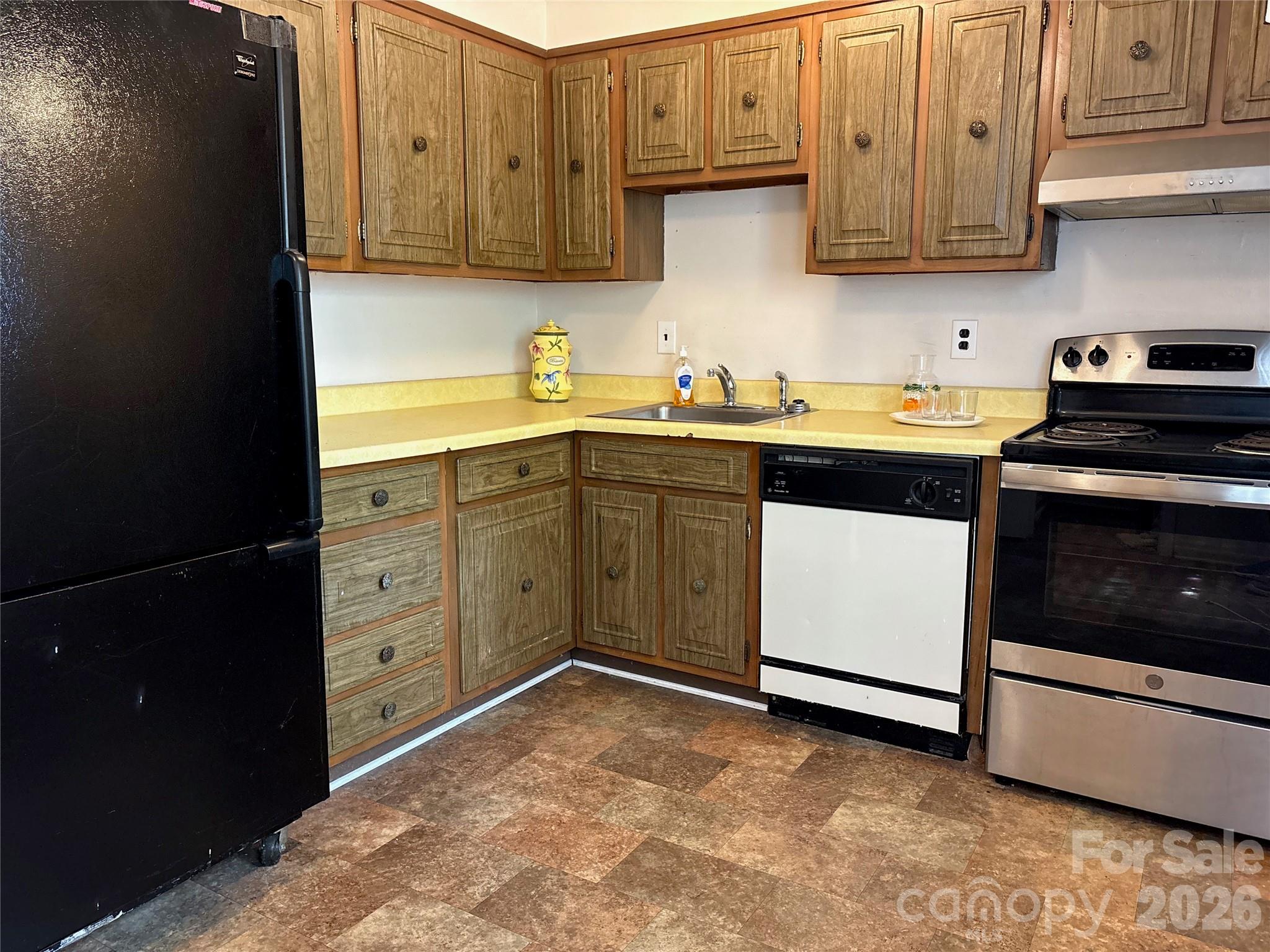 115 Eastcliff Drive SE #4 — Concord