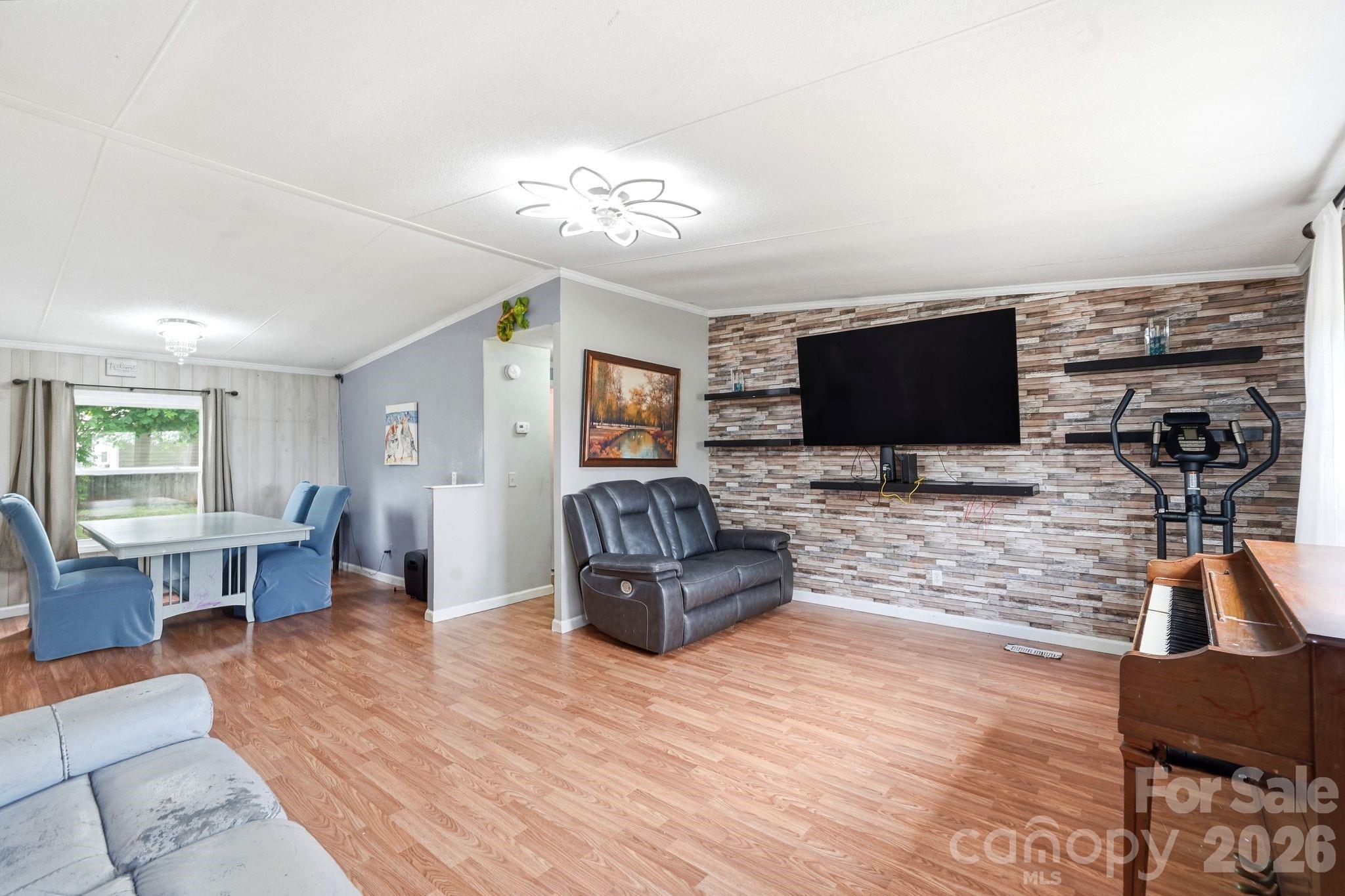 232 Summertree Drive — Troutman